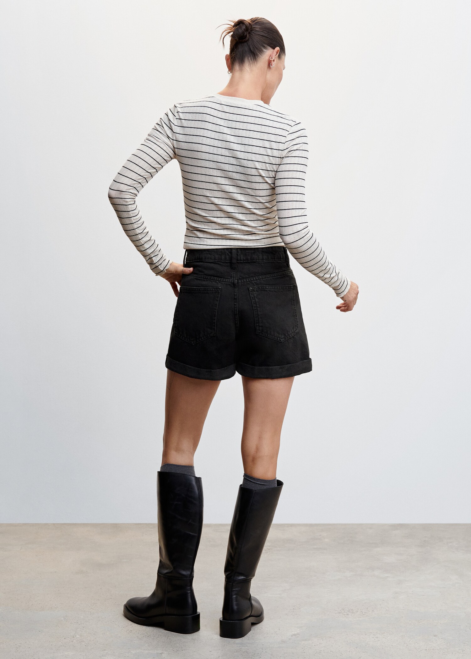 Mom-fit denim shorts - Reverse of the article
