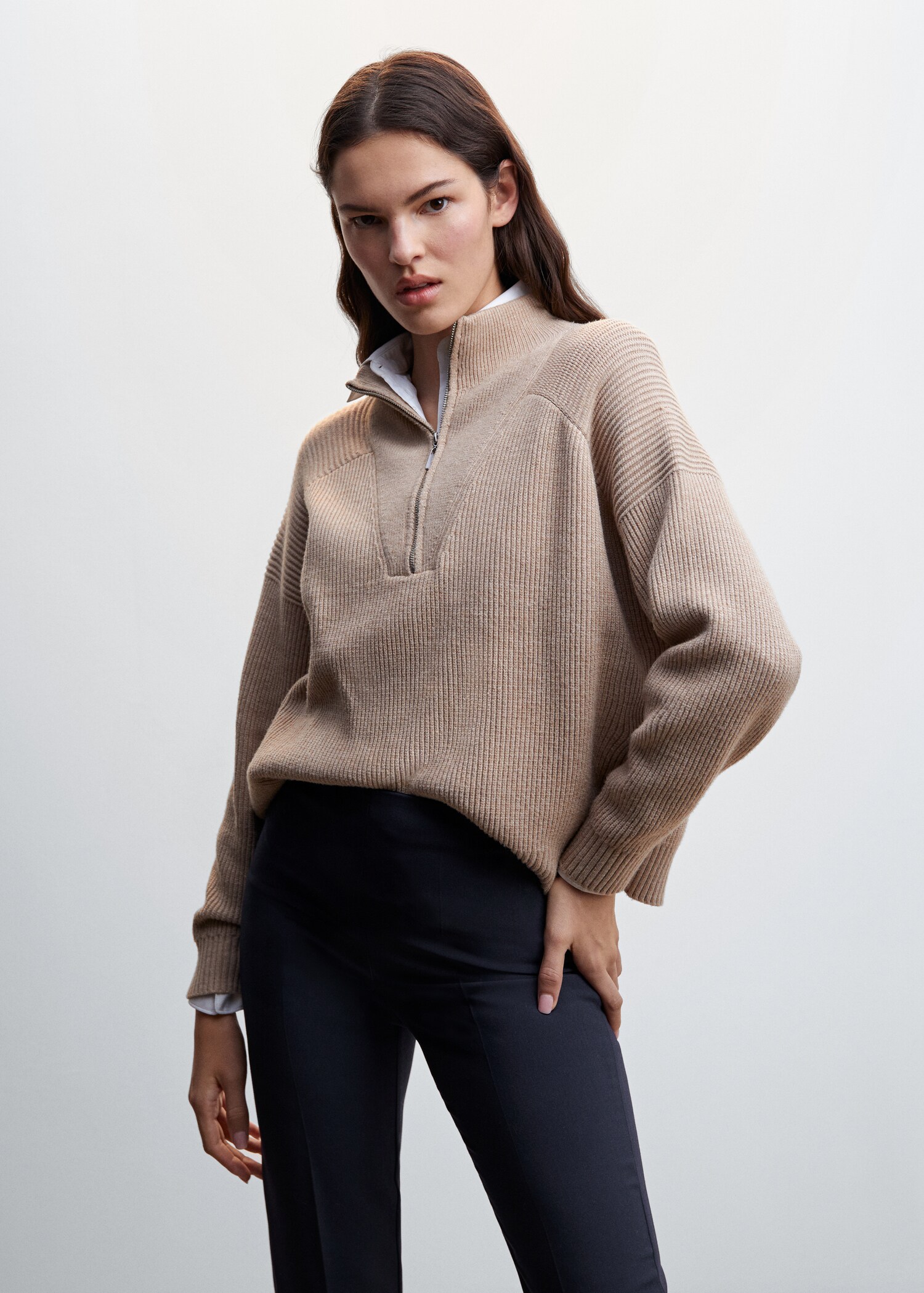 Straight-cut crop trousers - Details of the article 1