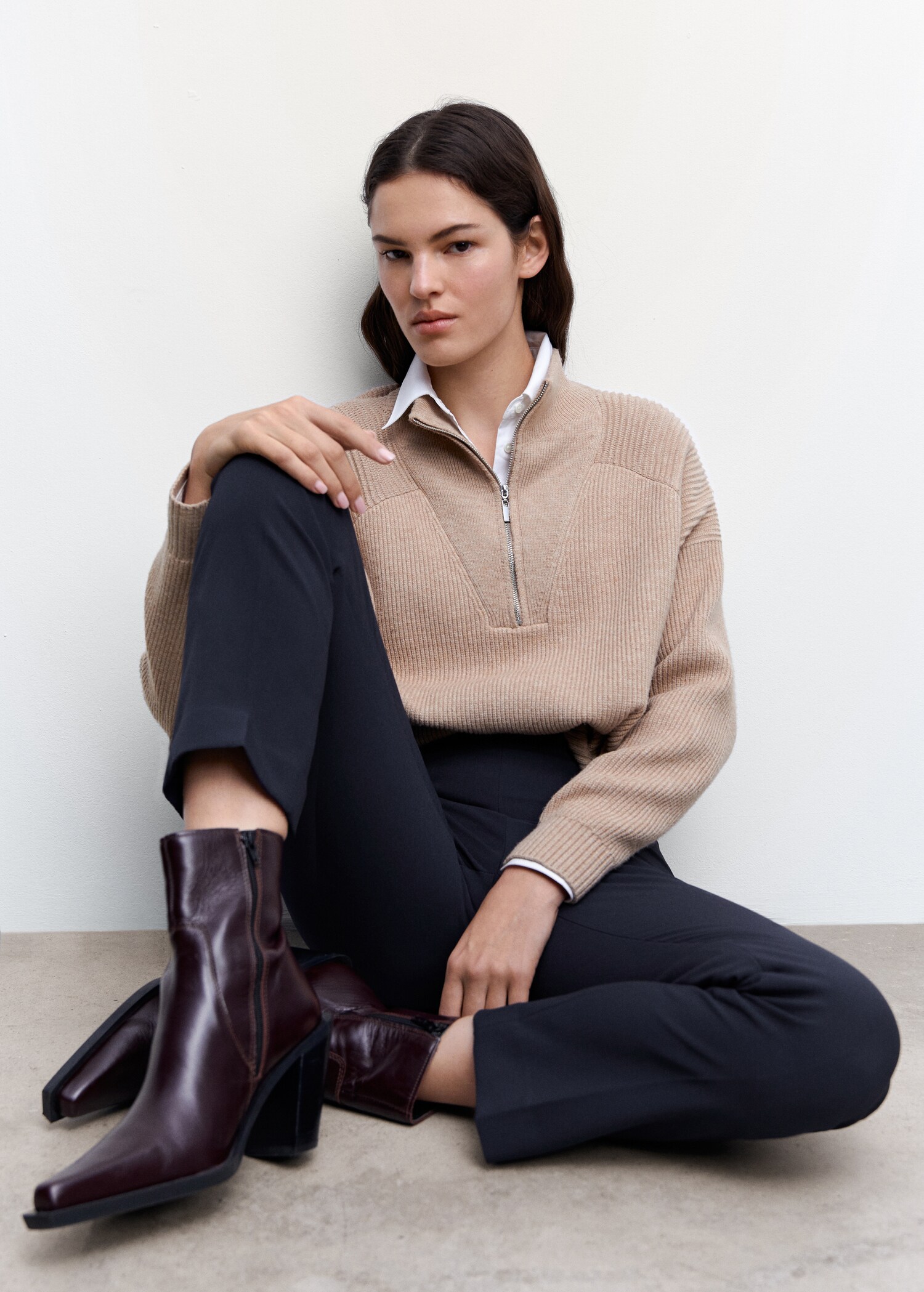 Straight-cut crop trousers - Details of the article 2