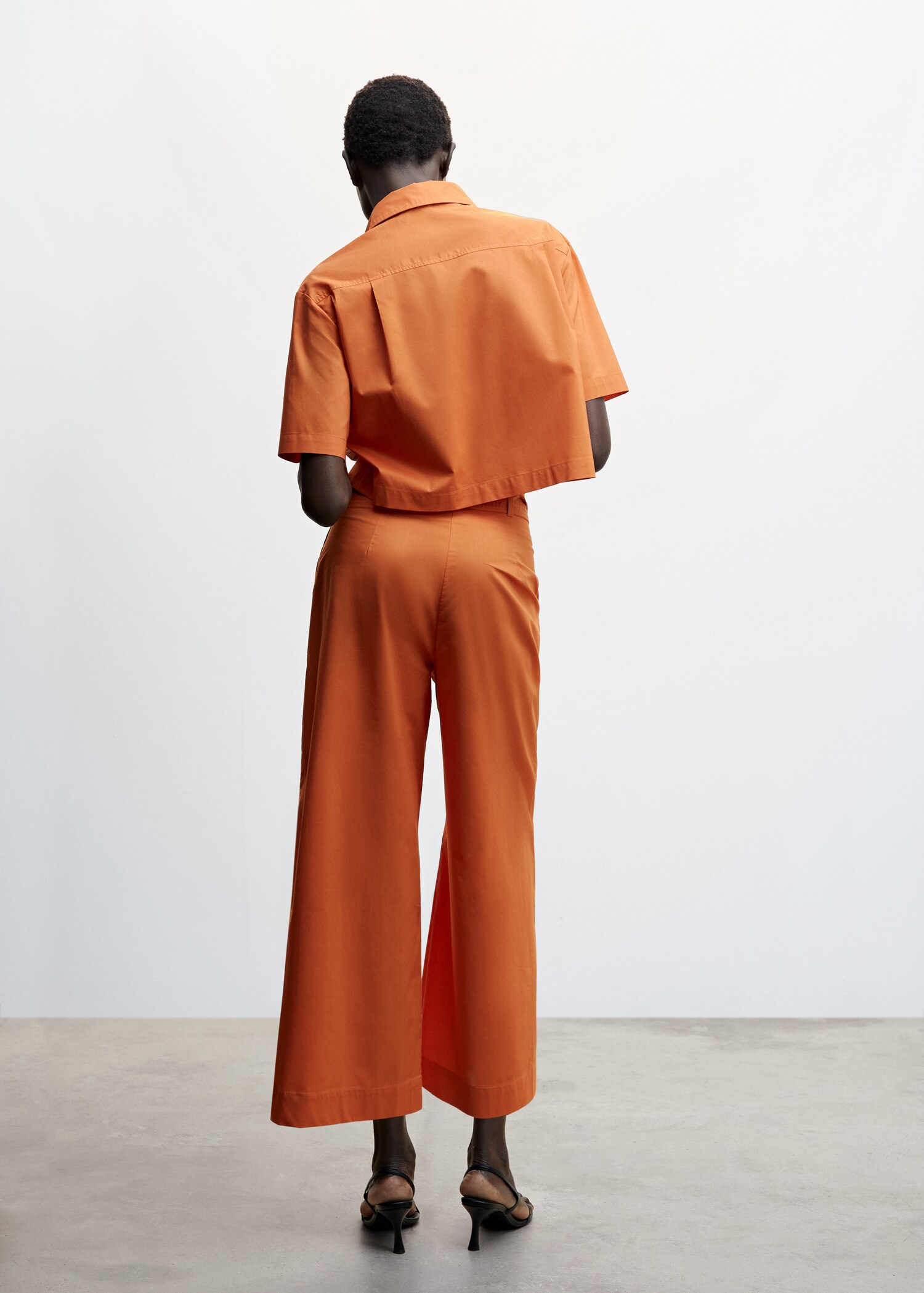 Pleated culottes pants - Reverse of the article