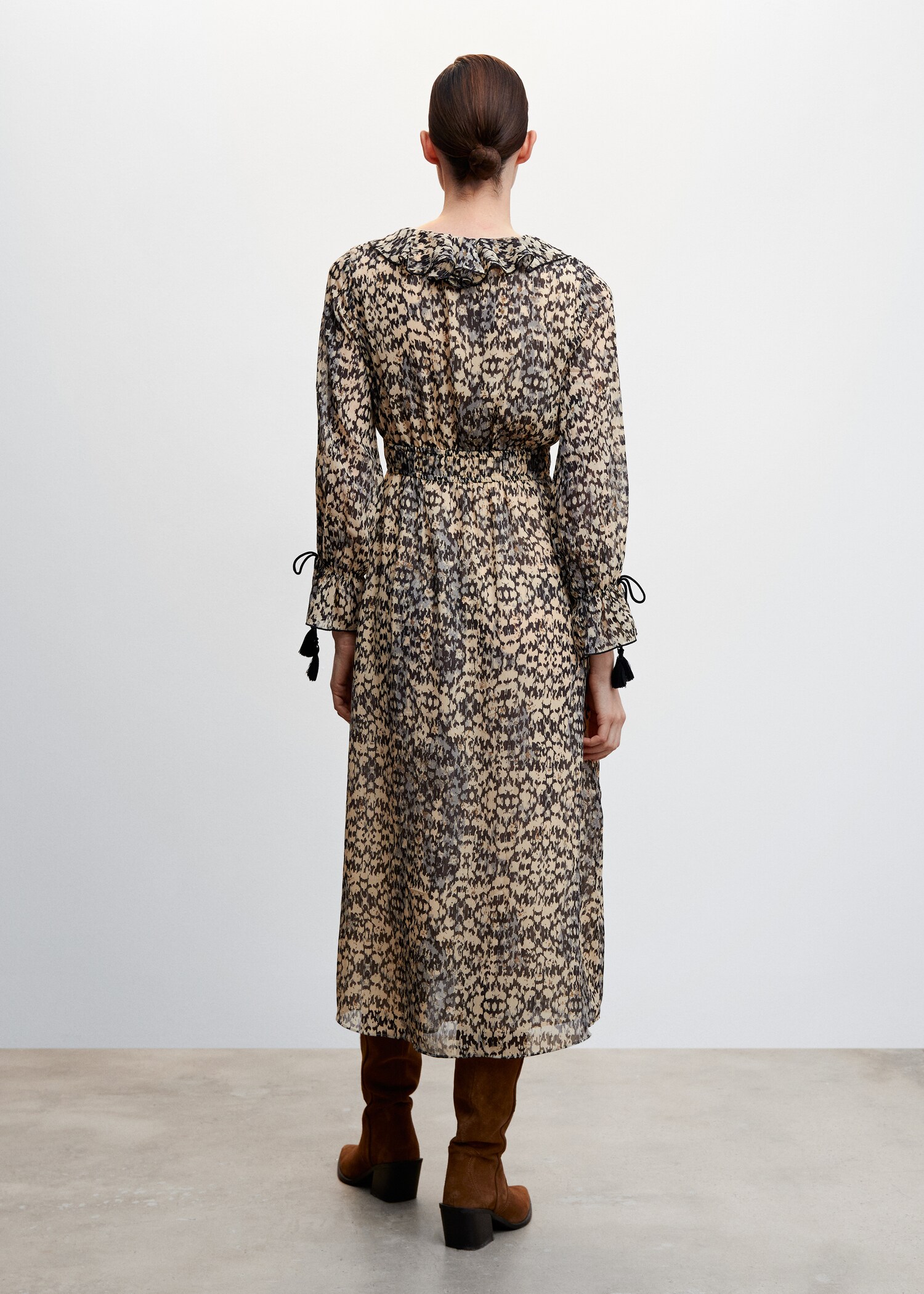 Ruffled printed dress - Reverse of the article