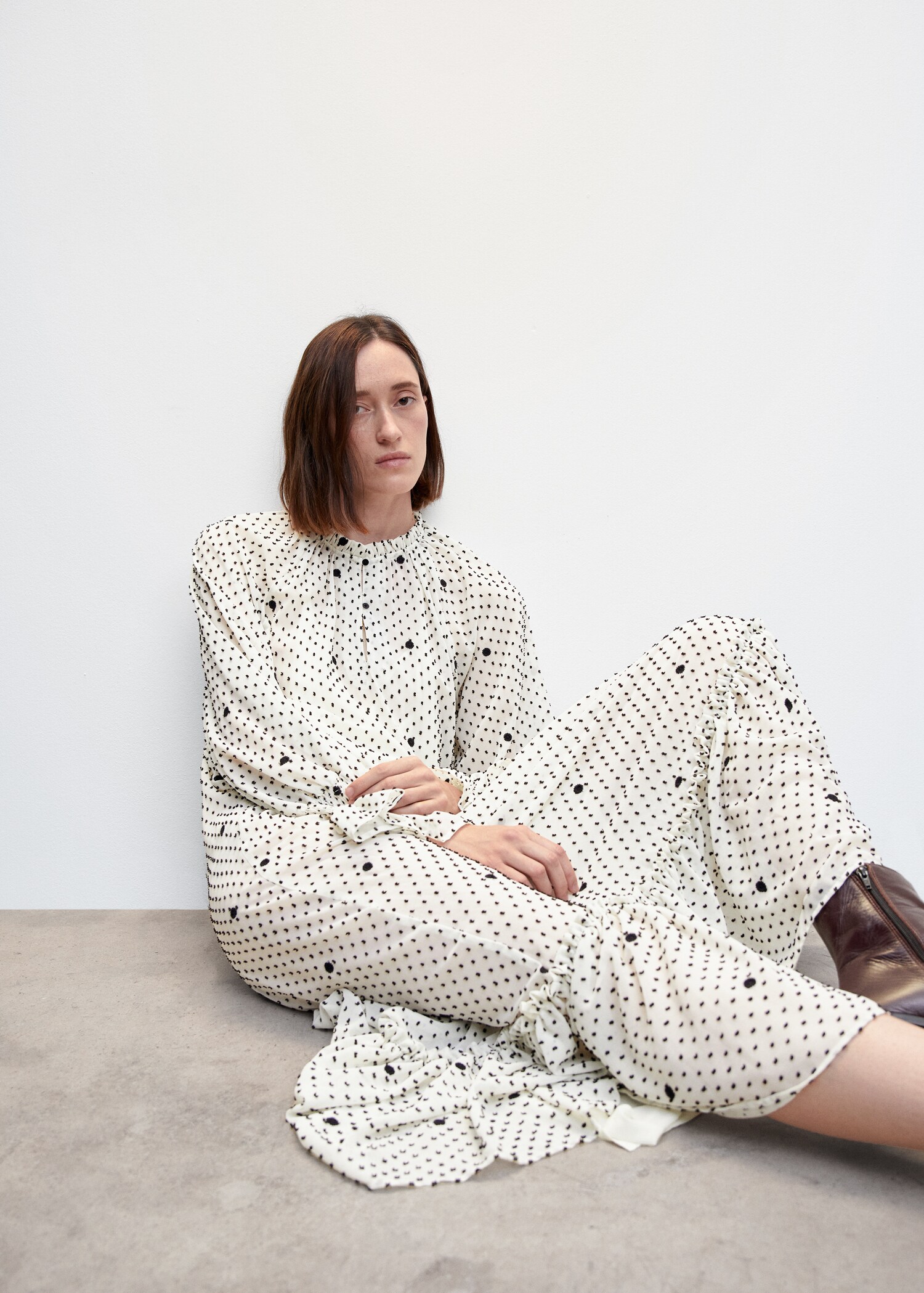 Polka-dot dress with ruffles - Details of the article 2