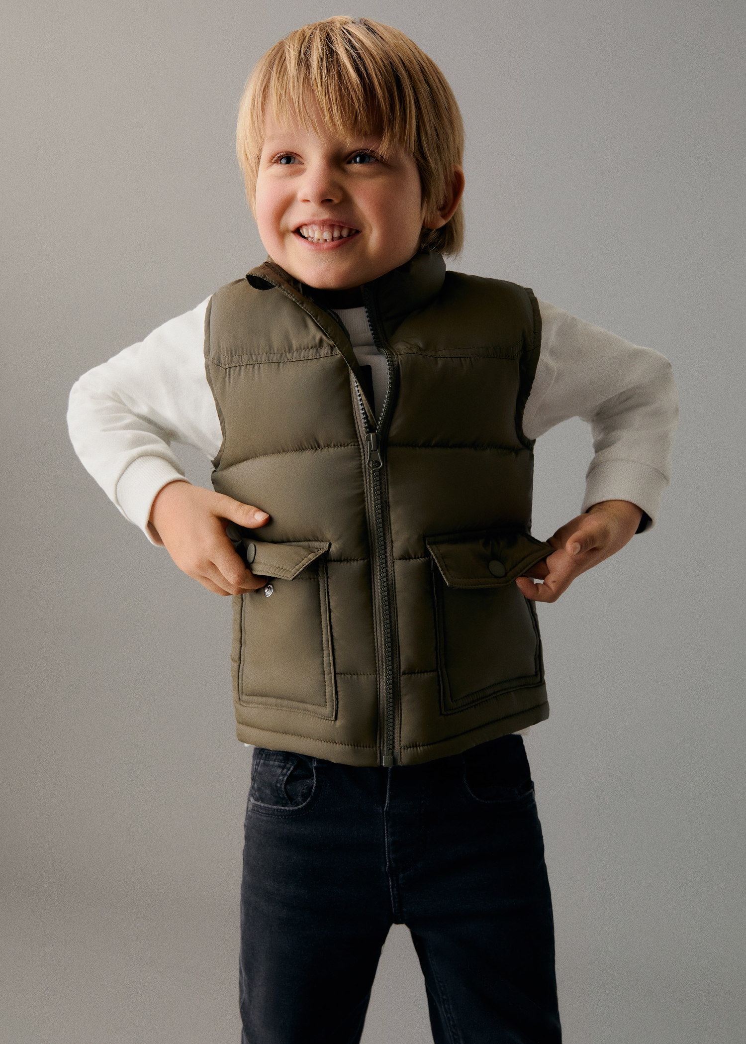 Quilted gilet with pockets - Medium plane