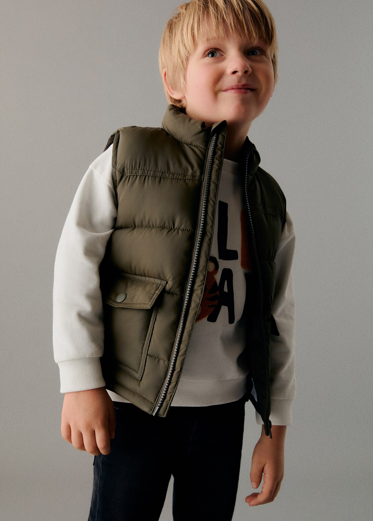 Quilted gilet with pockets - Details of the article 4