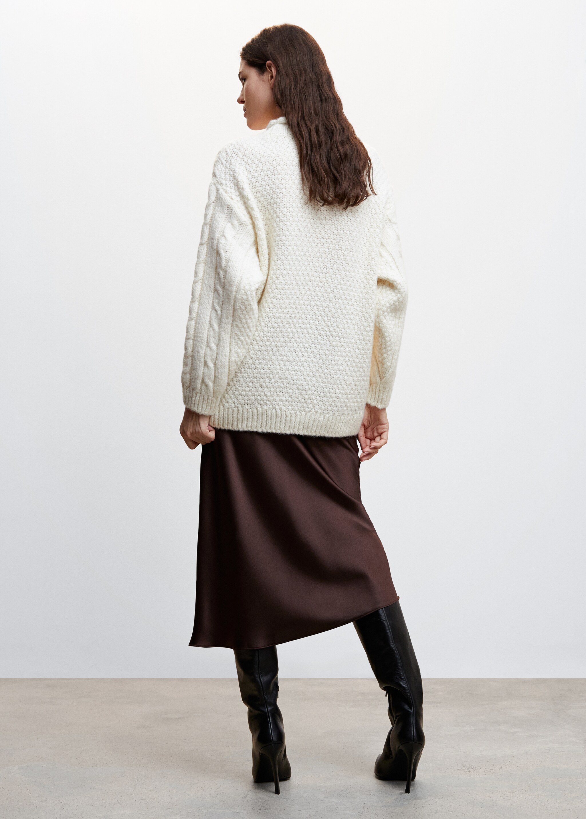 Braided wool sweater - Reverse of the article