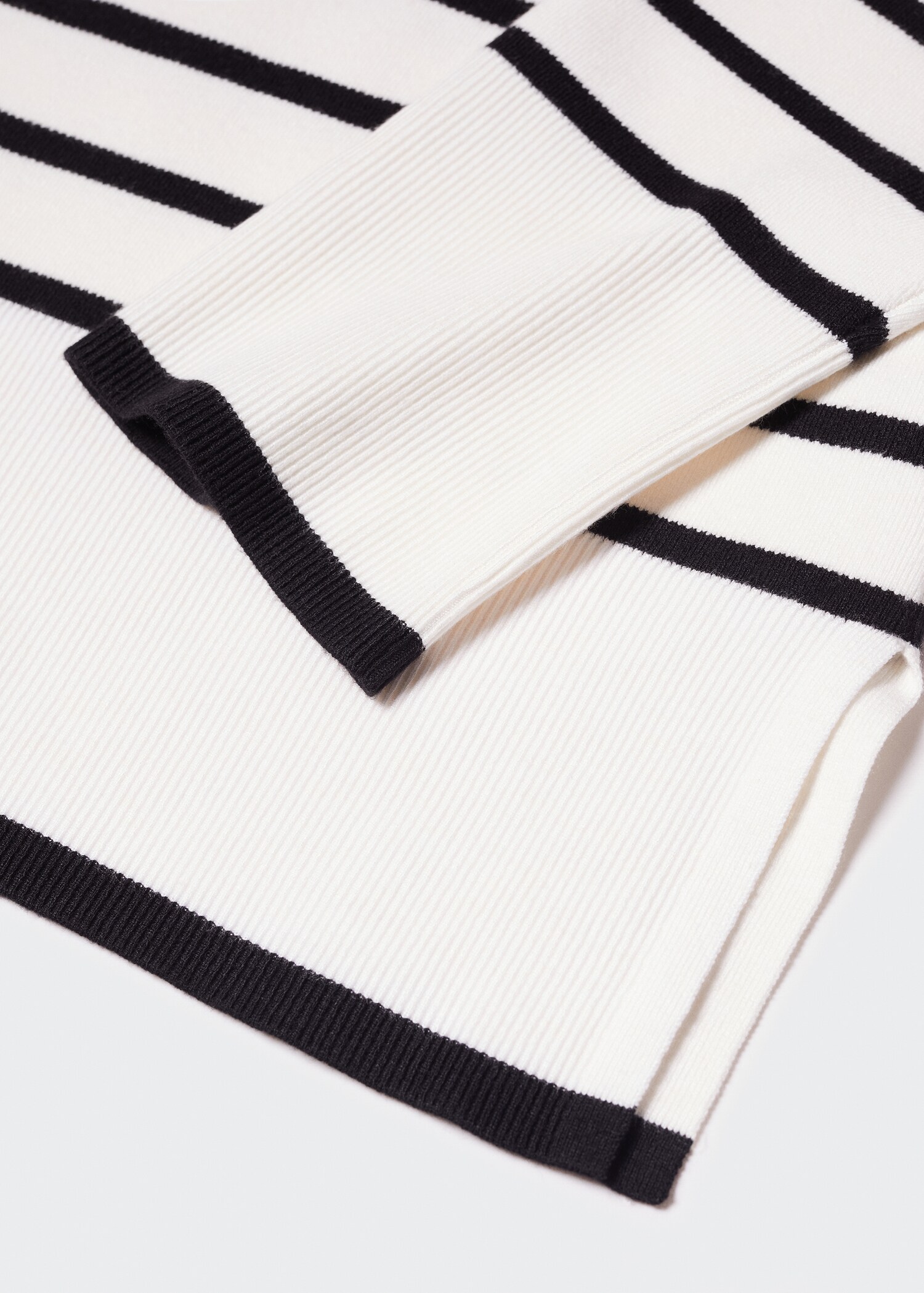 Oversized striped sweater - Details of the article 8