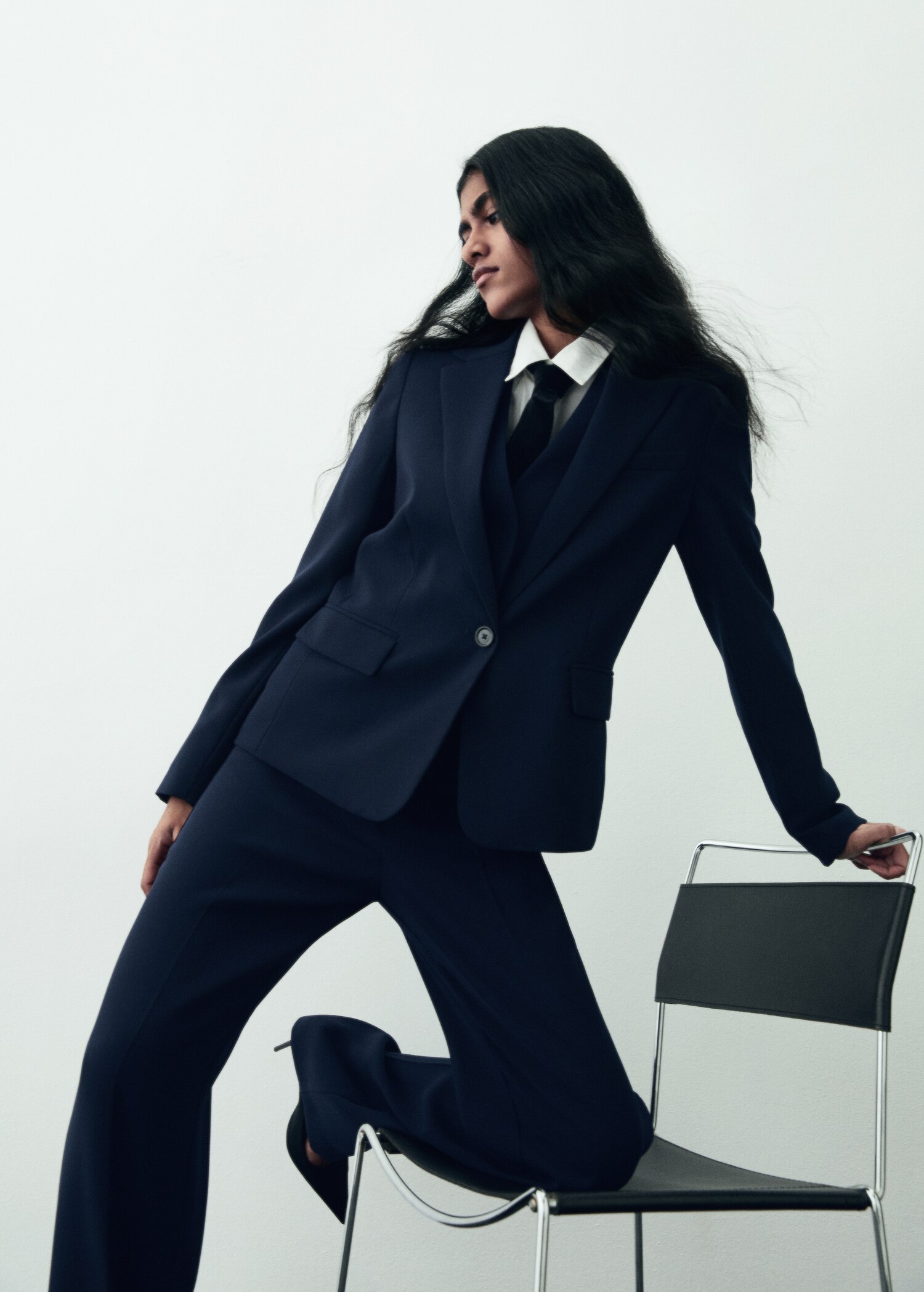Fitted suit jacket - Details of the article 7