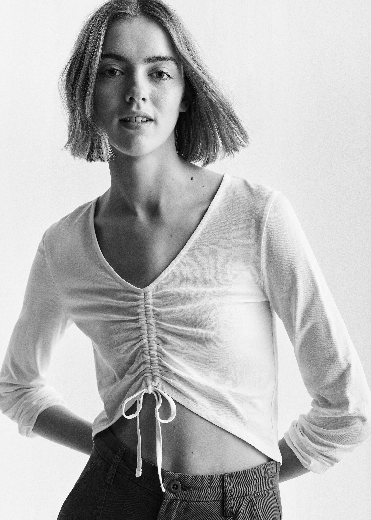 Cotton t-shirt with pucker detail - Details of the article 1