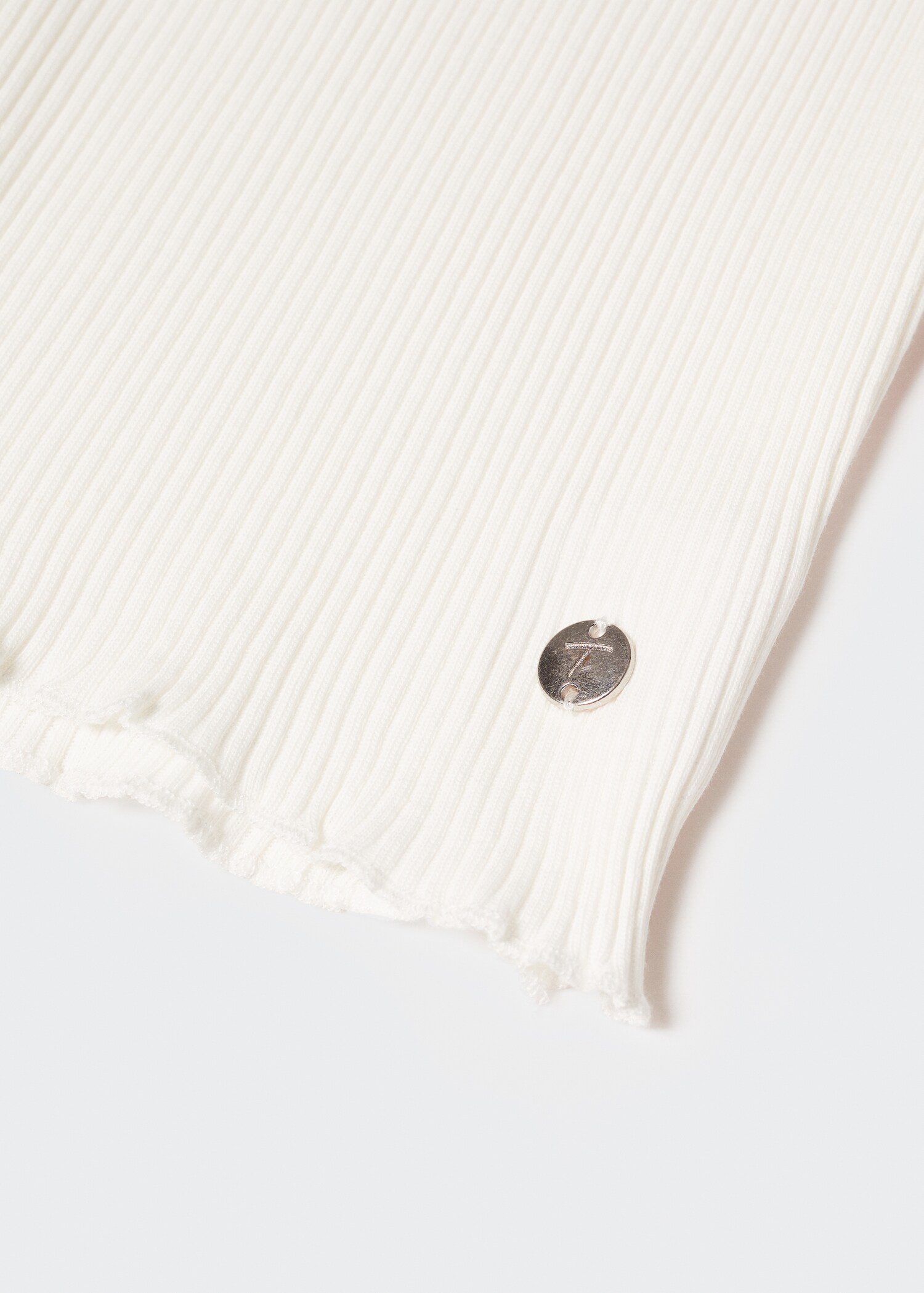 Four pockets - Details of the article 8