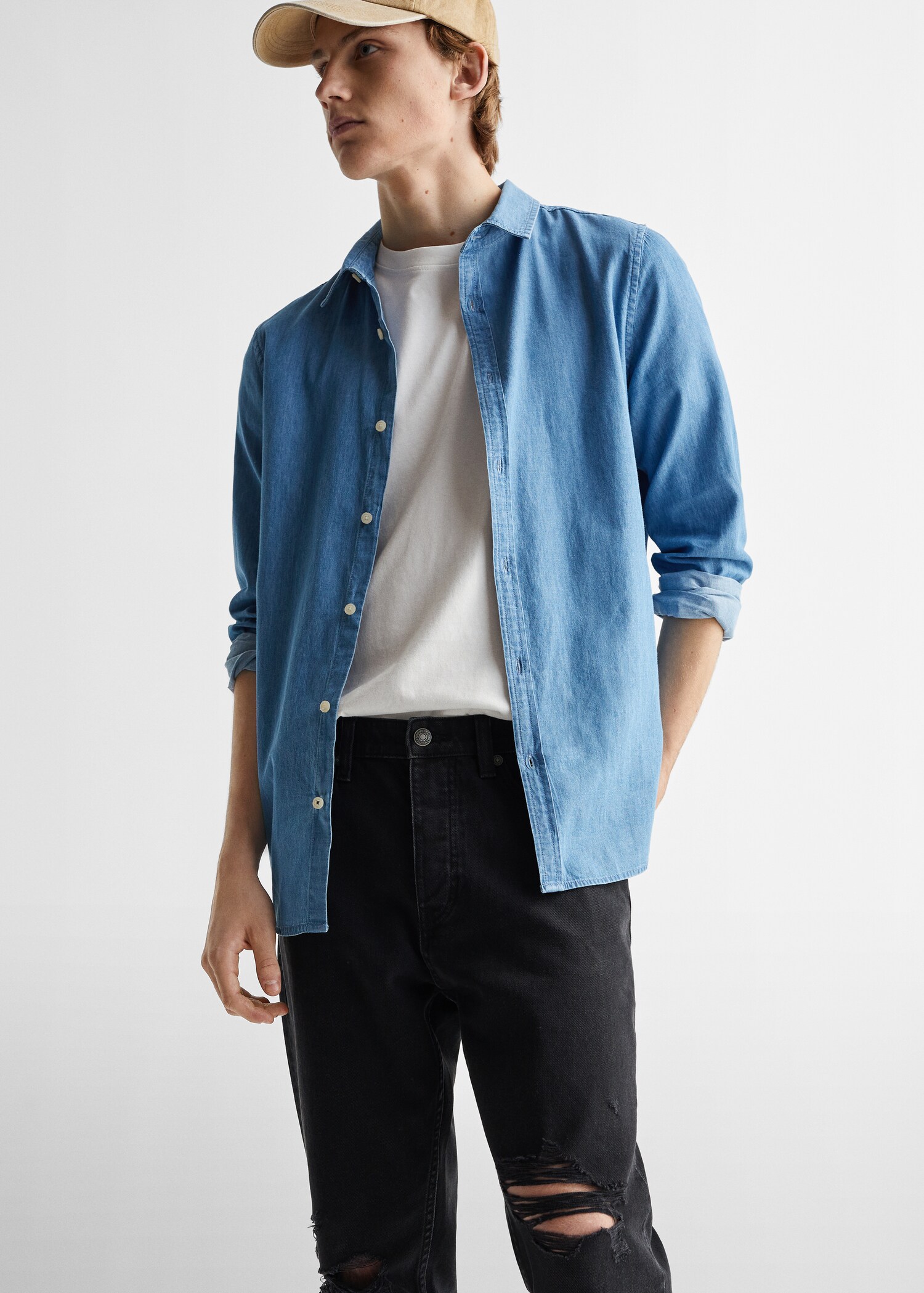 Τζιν tapered fit σκισίματα - Μεσαίο πλάνο