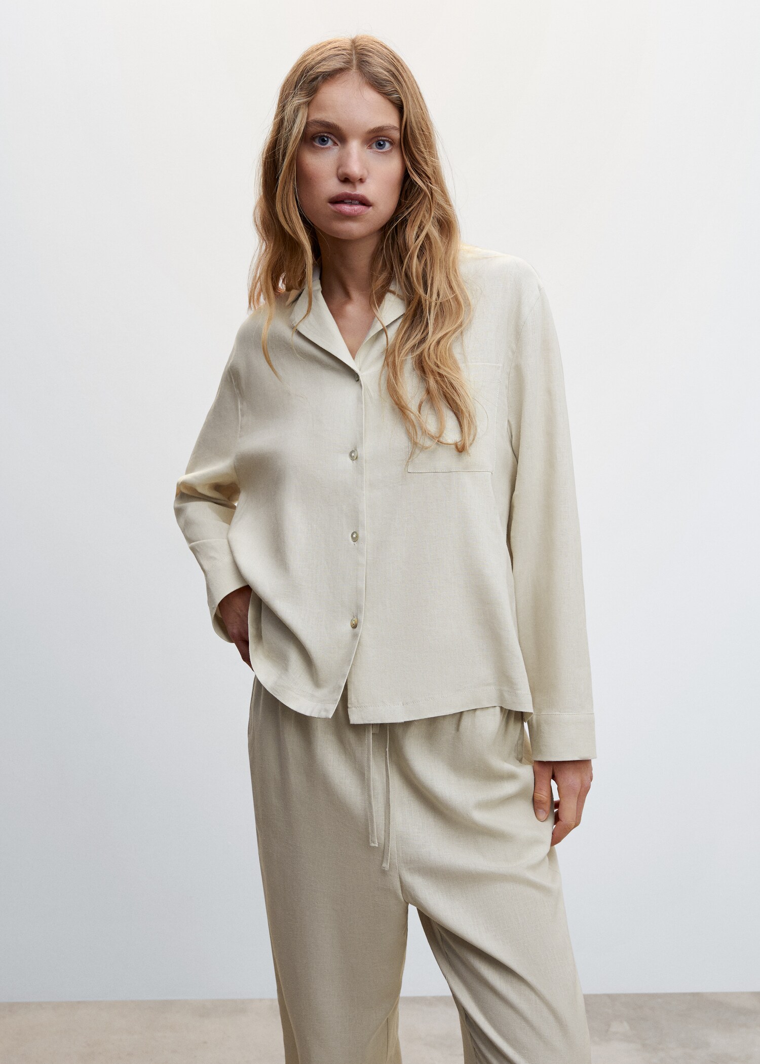 Chemise pyjama lin - Plan moyen