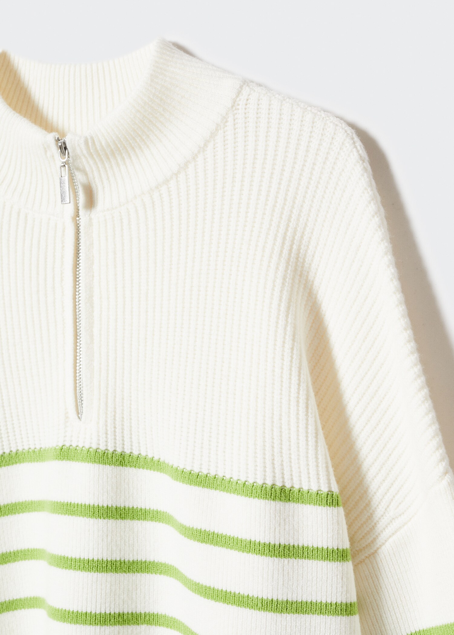 Pull-over zippé rayures - Détail de l'article 8