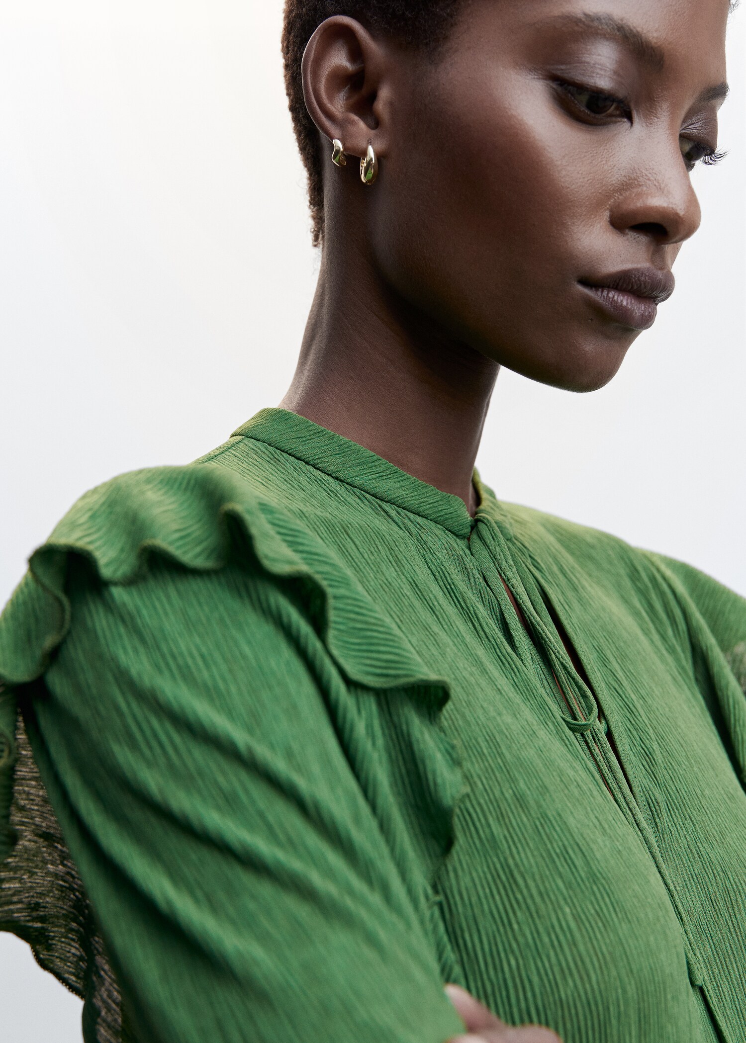 Textured ruffled blouse - Details of the article 1