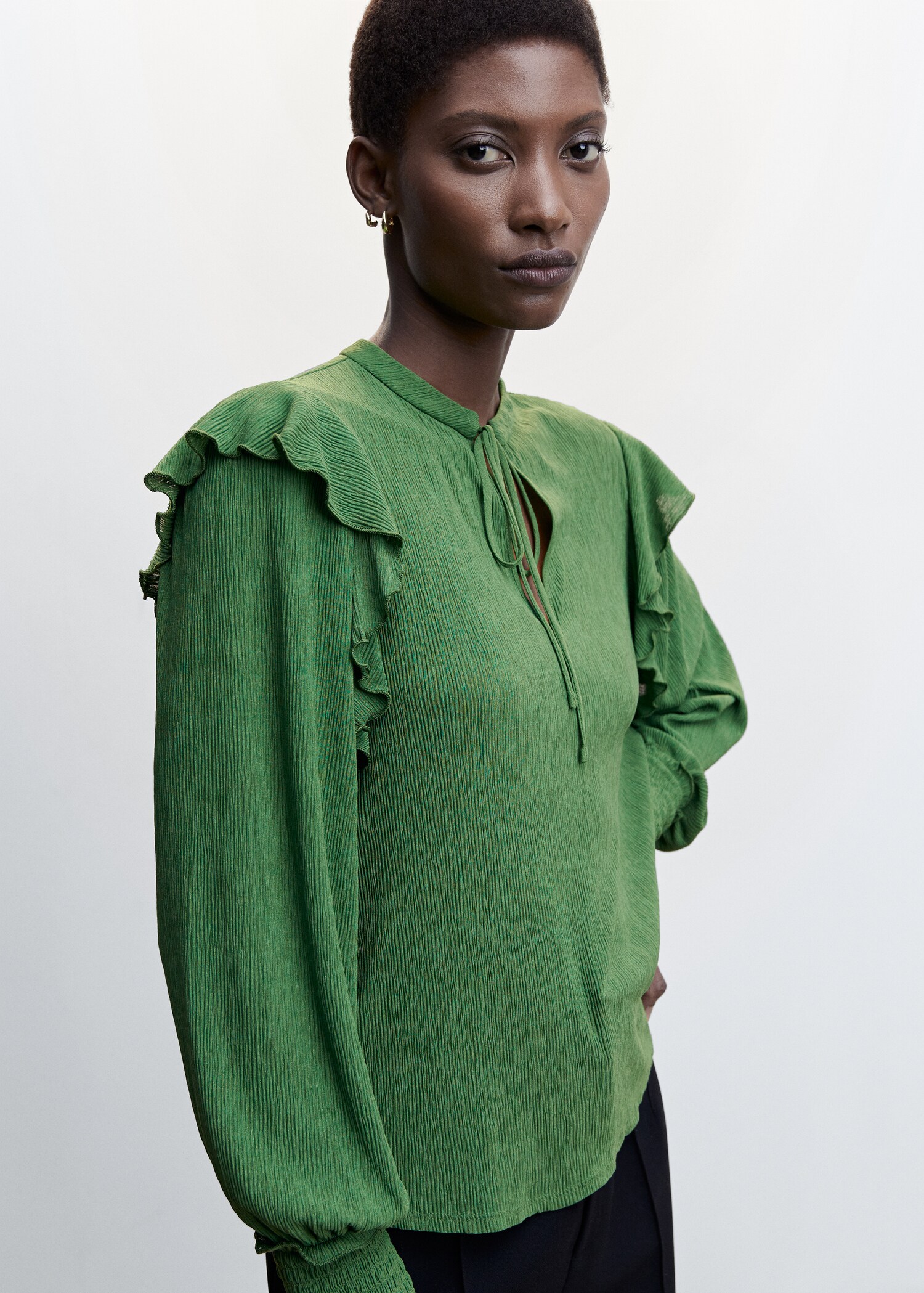 Textured ruffled blouse - Details of the article 2