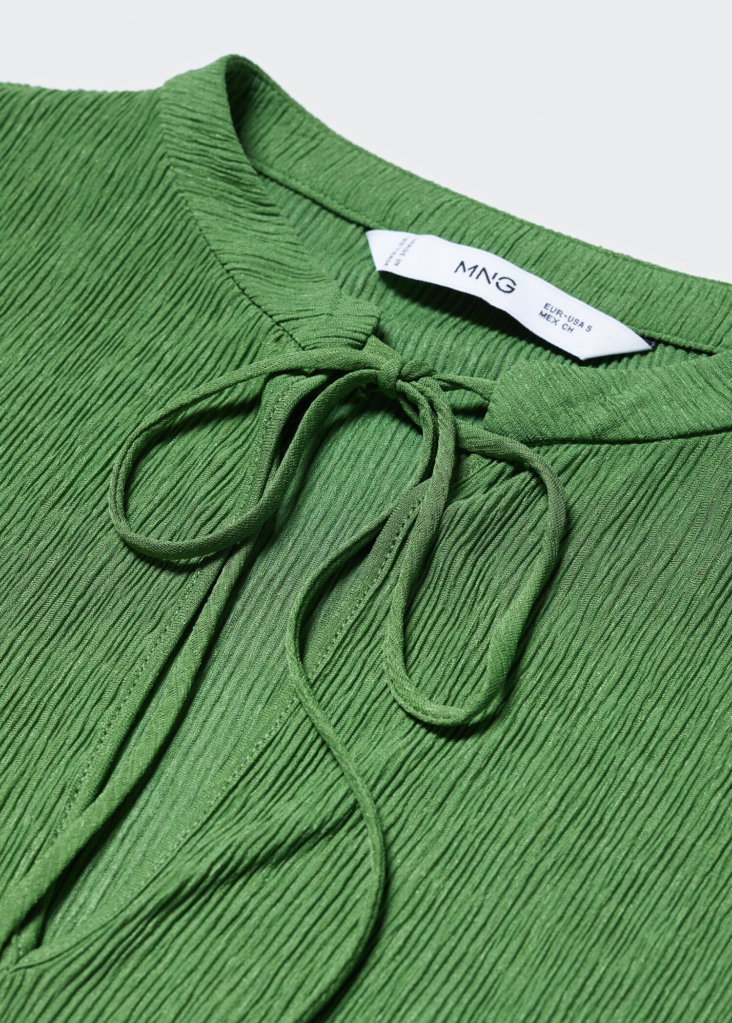 Textured ruffled blouse - Details of the article 8