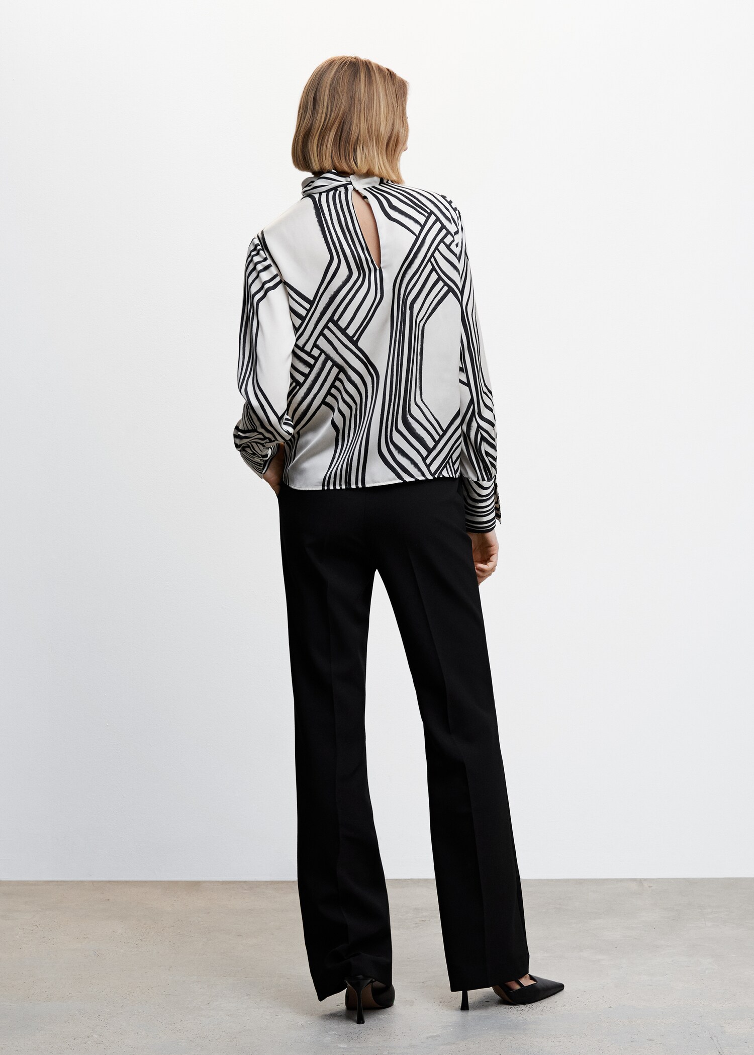 Blouse satinée imprimée - Verso de l’article