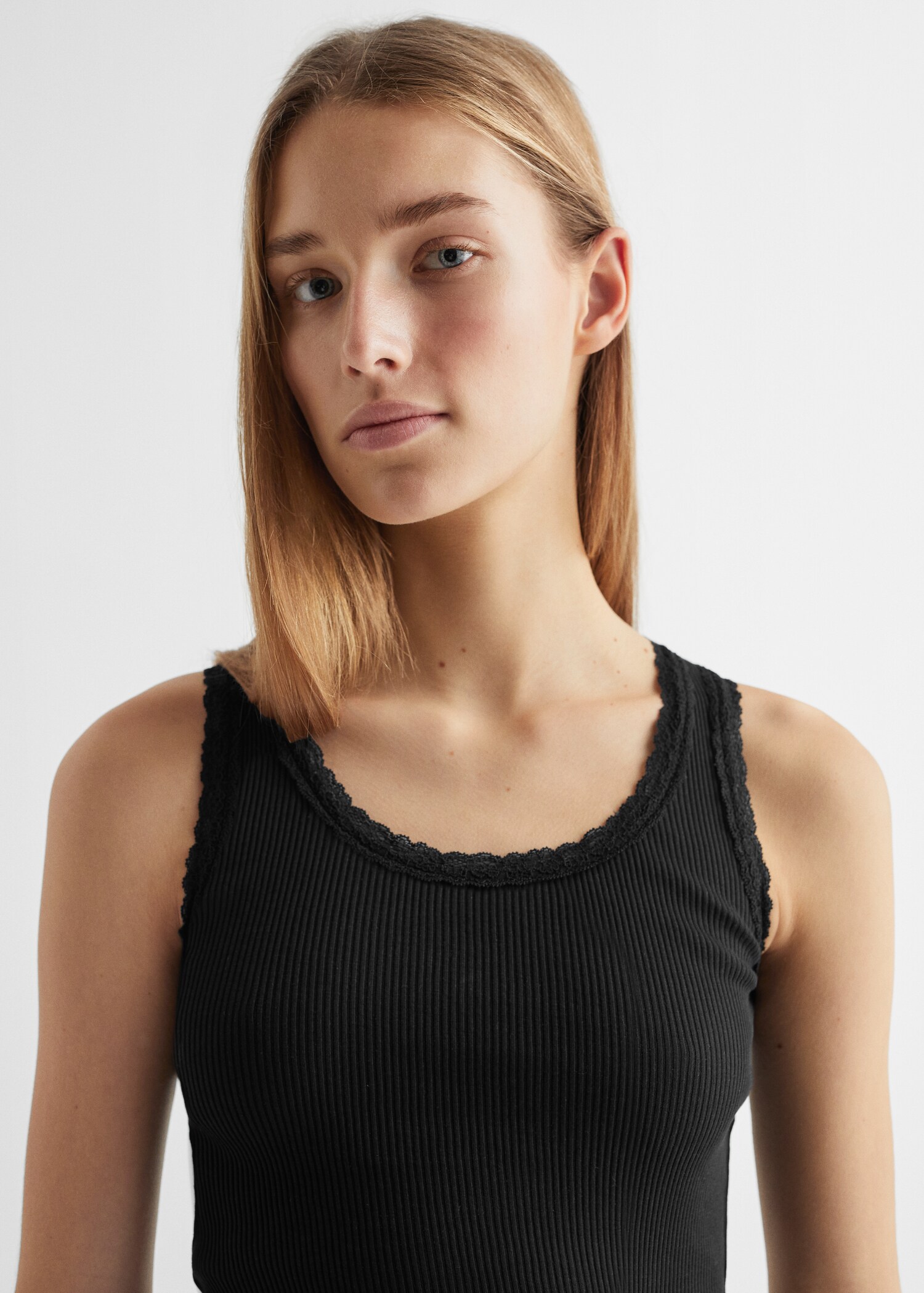Lace detail t-shirt - Details of the article 1