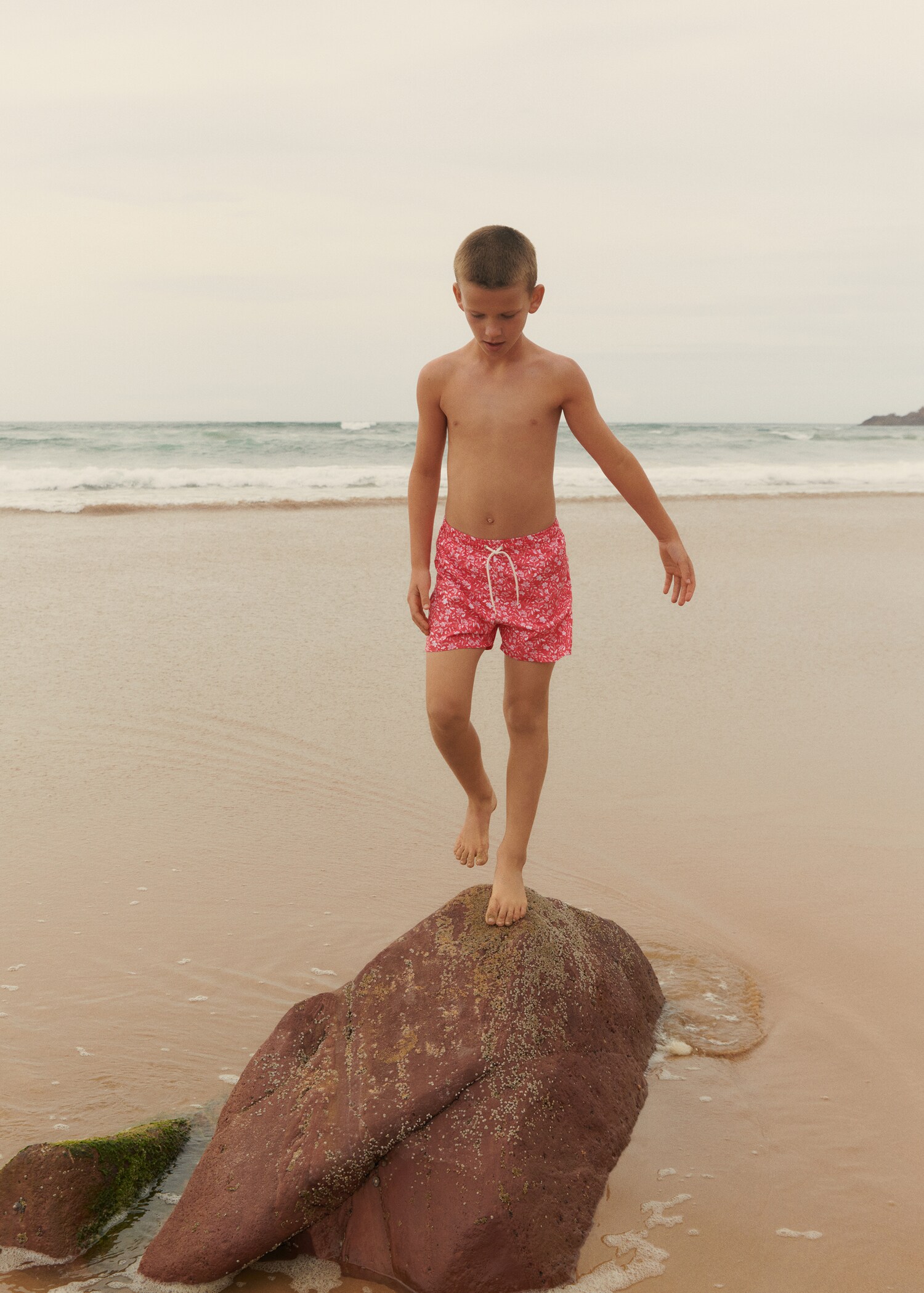 Floral-print swimming trunks - Details of the article 5