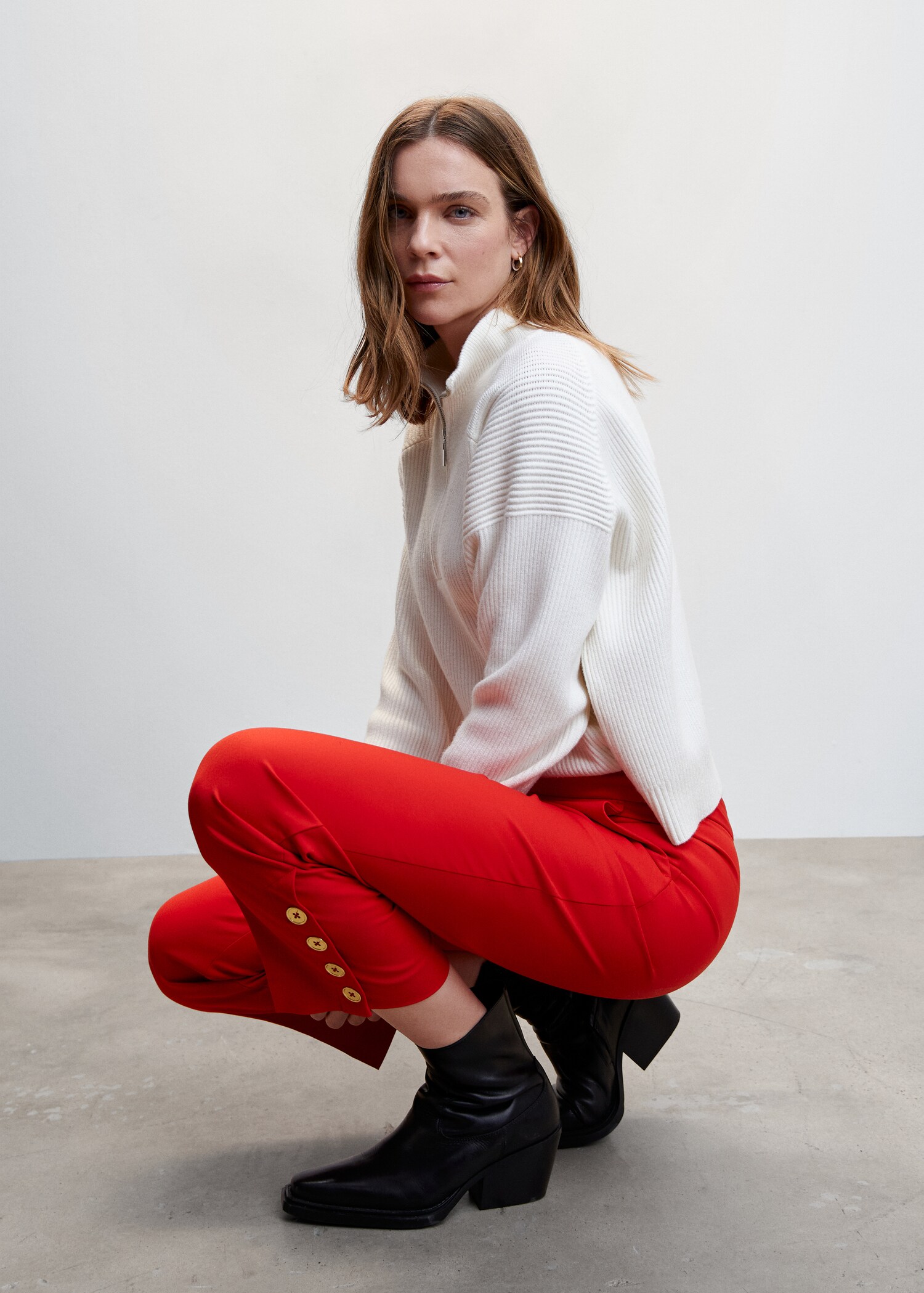 Buttons straight-fit trousers - Details of the article 6
