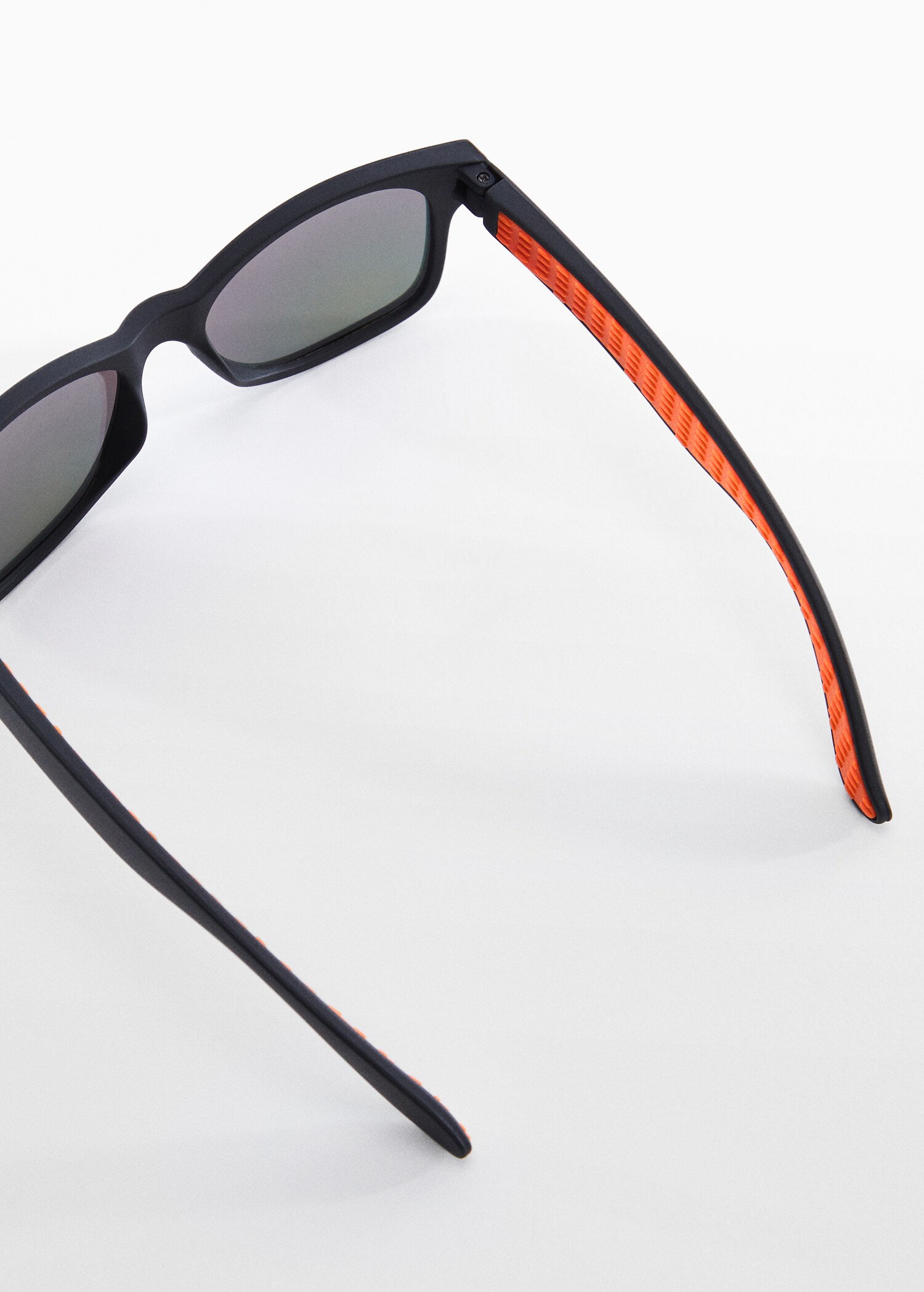 Resin frame sunglasses - Details of the article 1