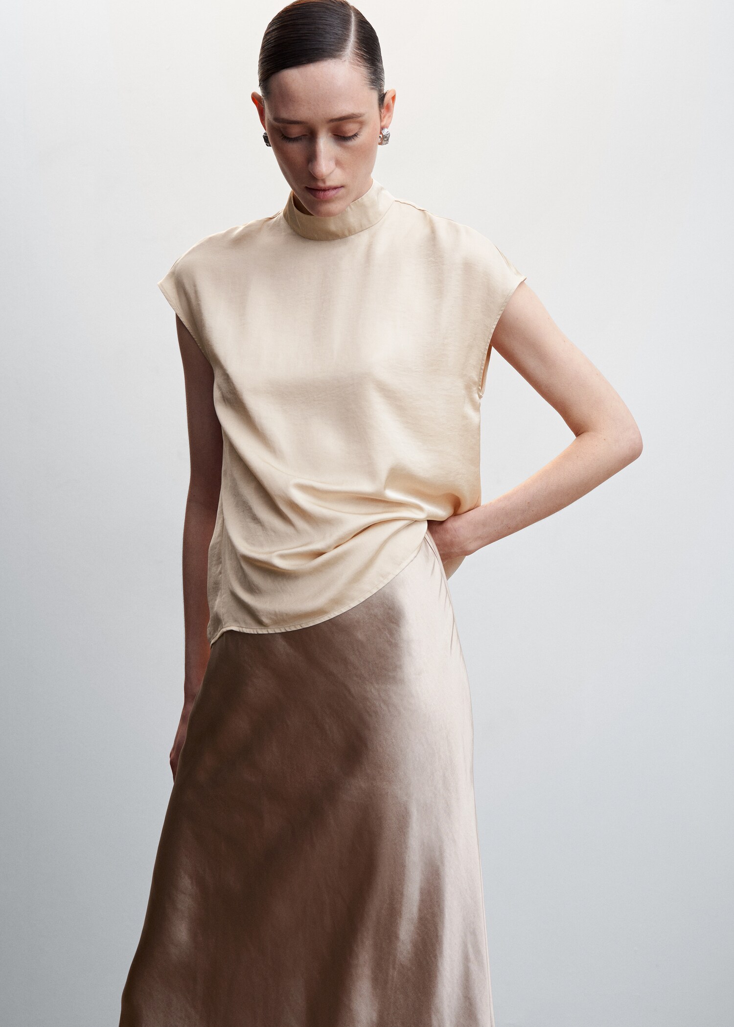 High collar satin blouse - Medium plane