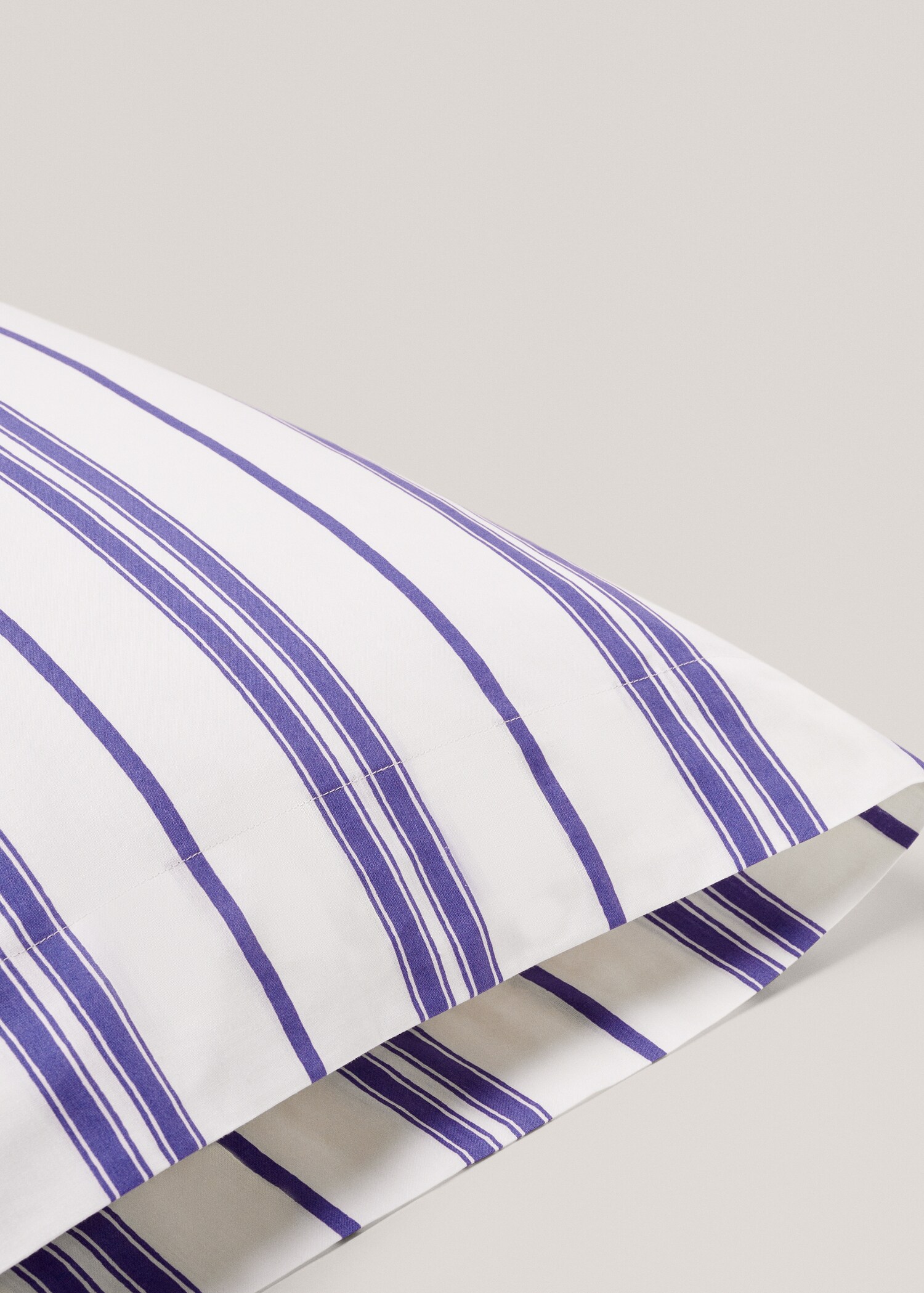 Striped print pillow case 45x110cm - Details of the article 2