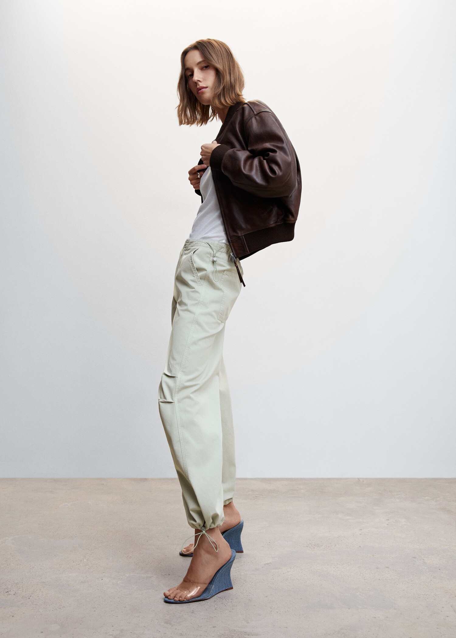 Parachute pants - Details of the article 2