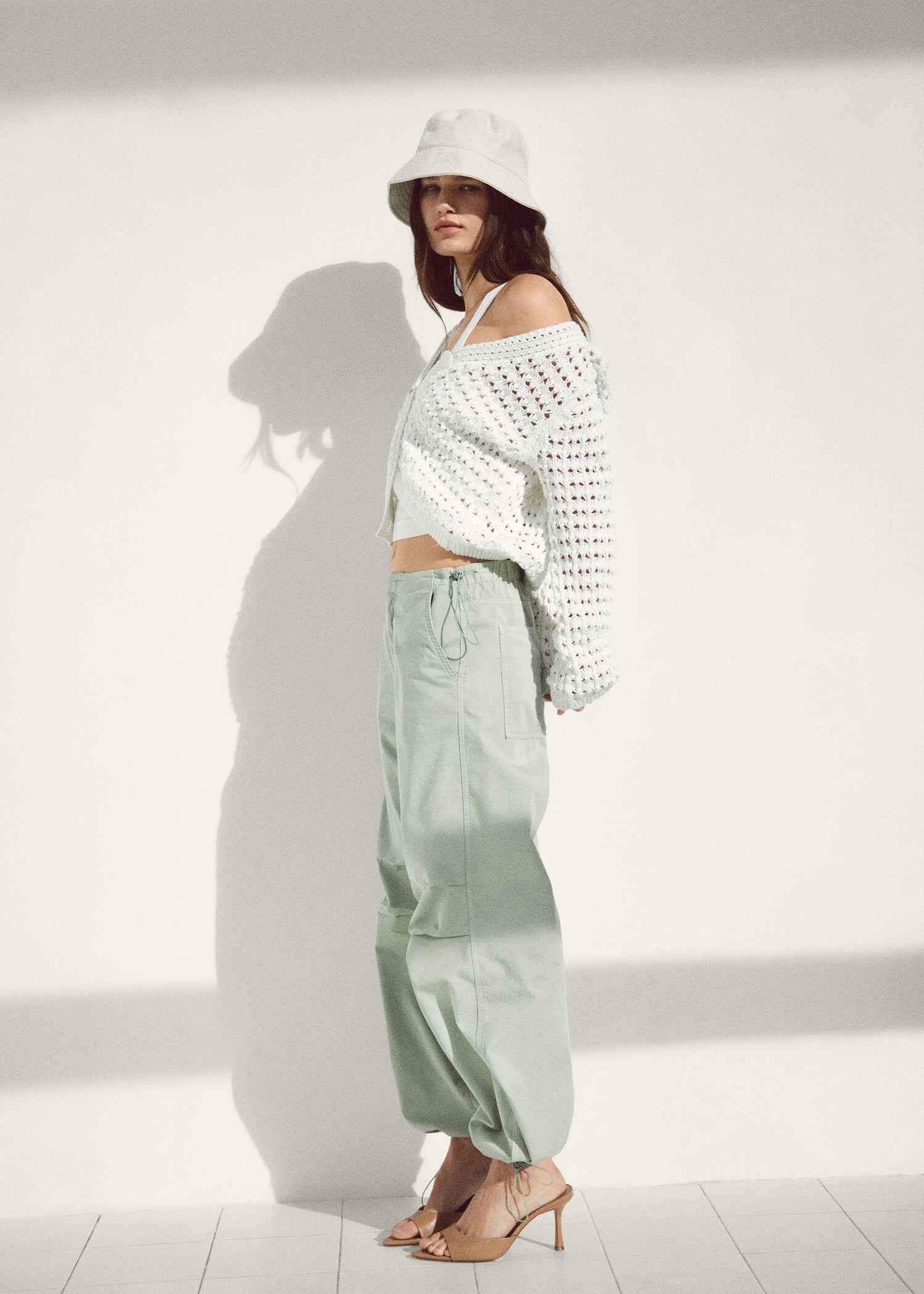 Parachute pants - Details of the article 6