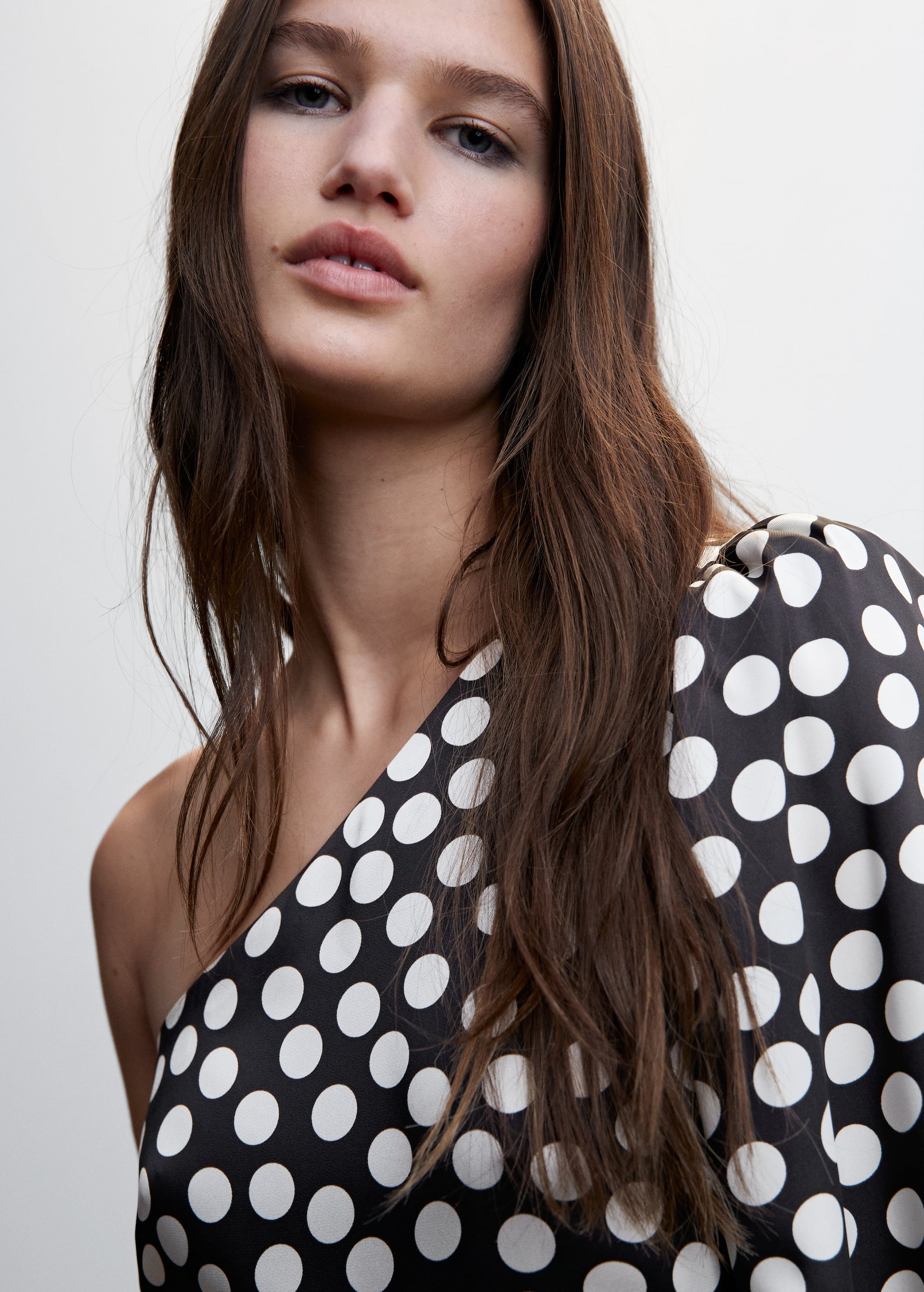 Polka dots asymmetric jumpsuit - Details of the article 1