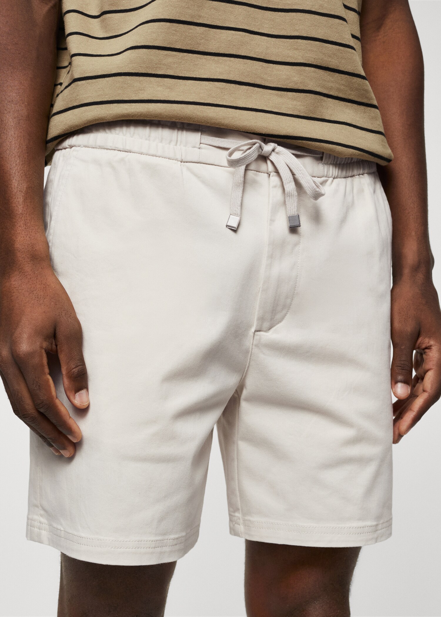 Cotton shorts with drawstring - Details of the article 1