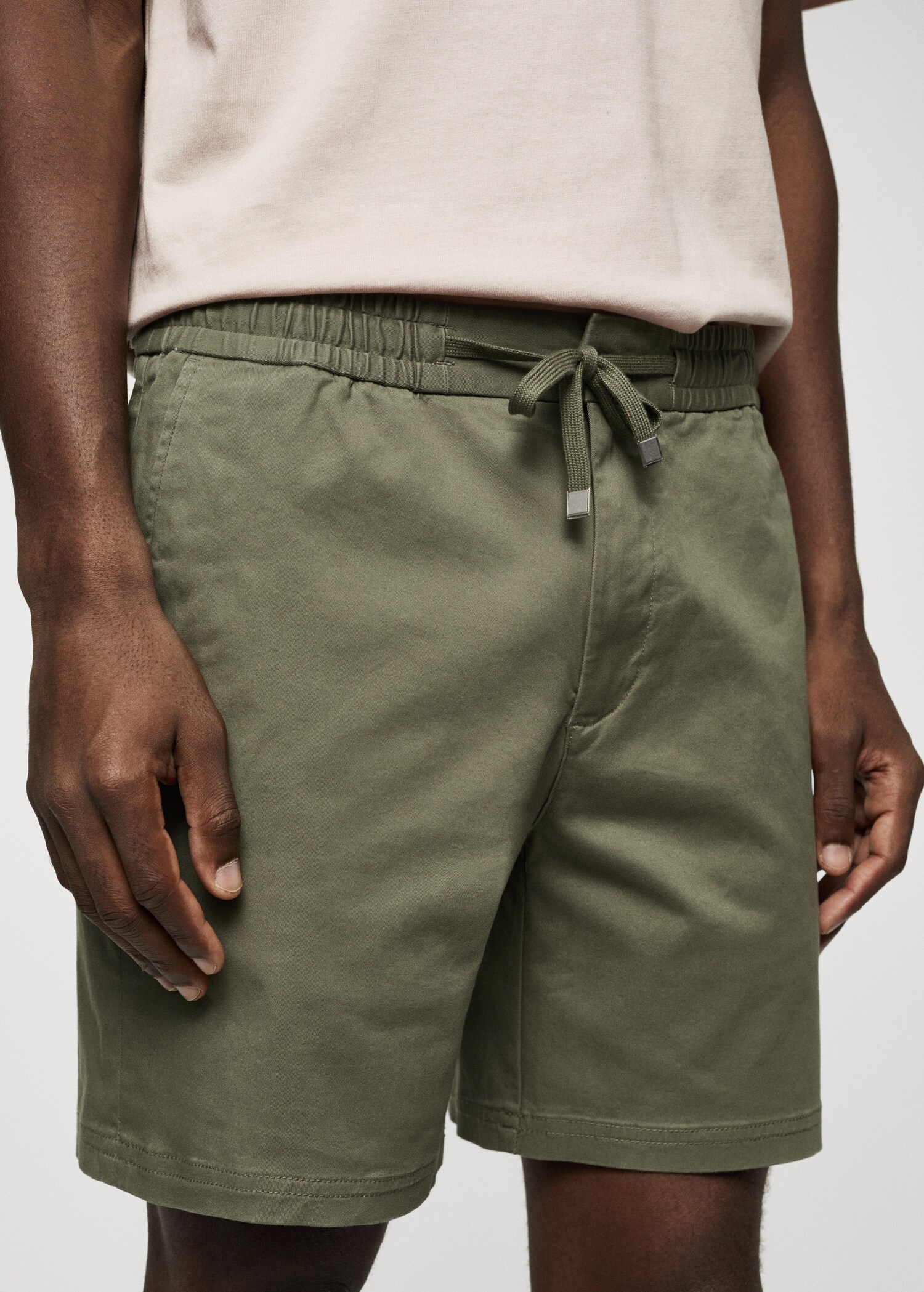 Cotton shorts with drawstring - Details of the article 1