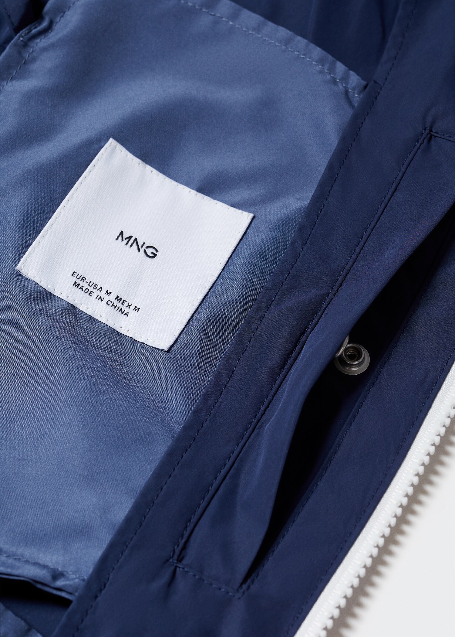 Water-repellent hooded jacket - Details of the article 8
