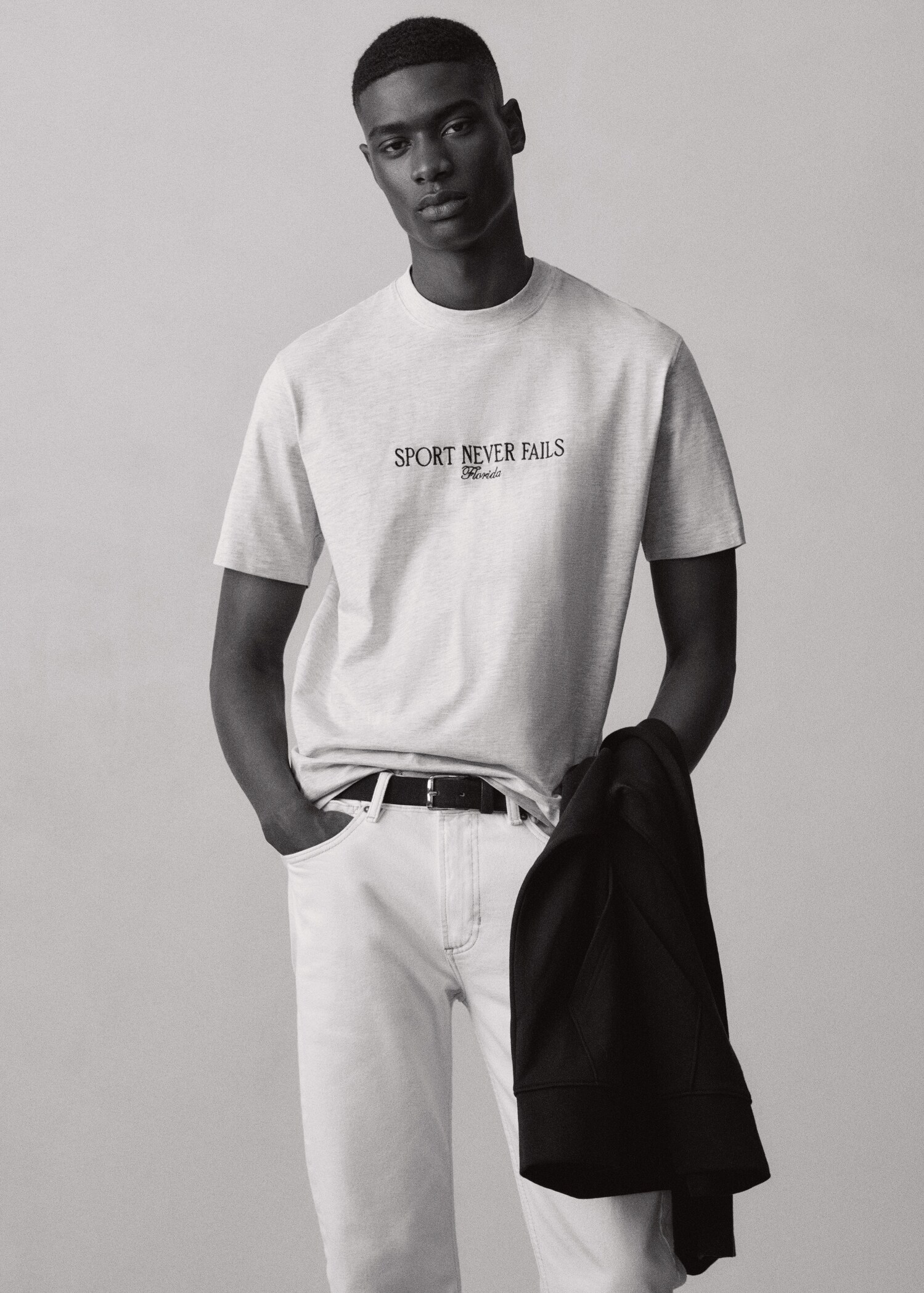 Embroidered cotton message t-shirt - Details of the article 5