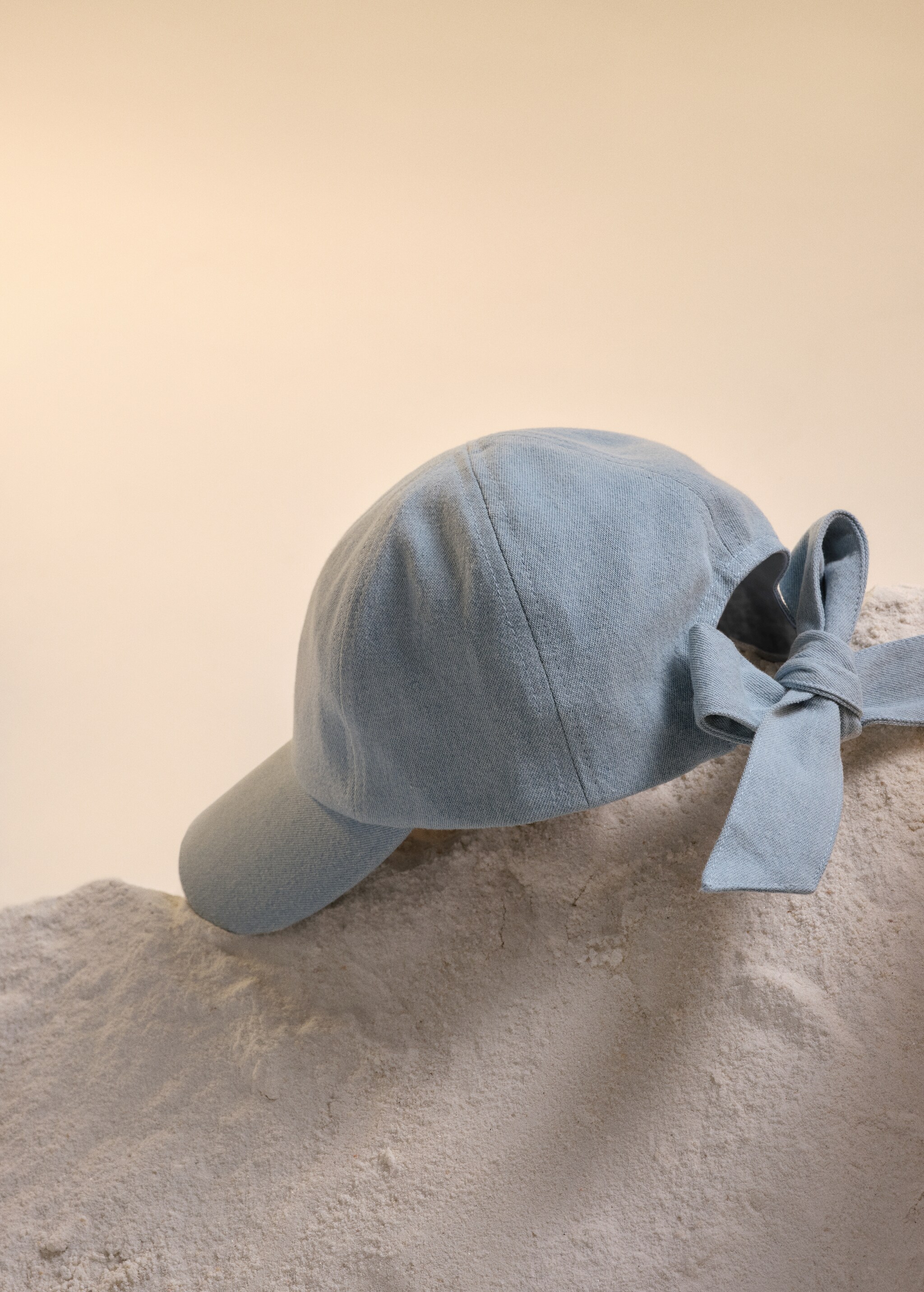 Bow cap - Details of the article 7