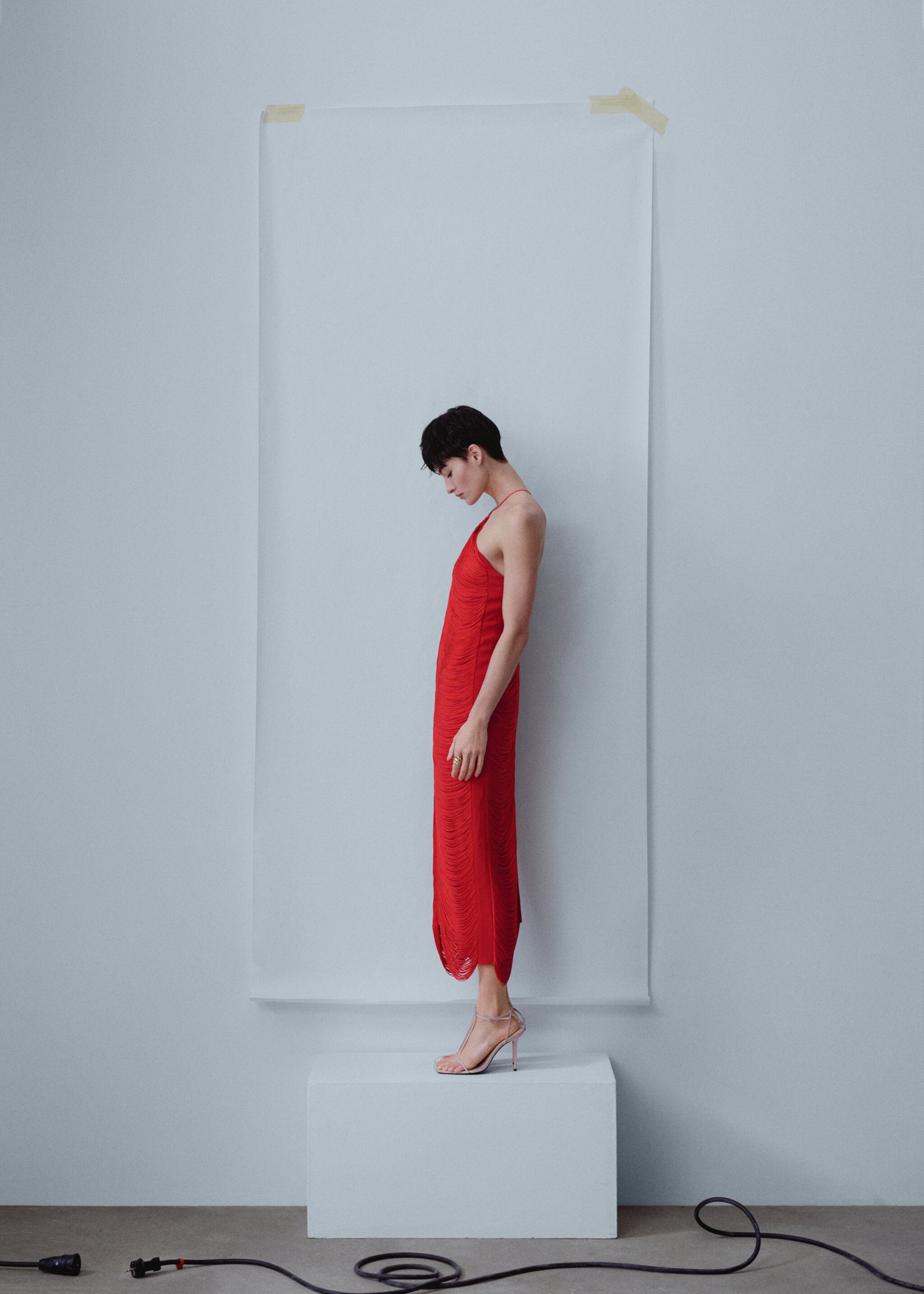Midi-Kleid mit Fransendesign - Detail des Artikels 1, Rot. Ref: 47026715-00.