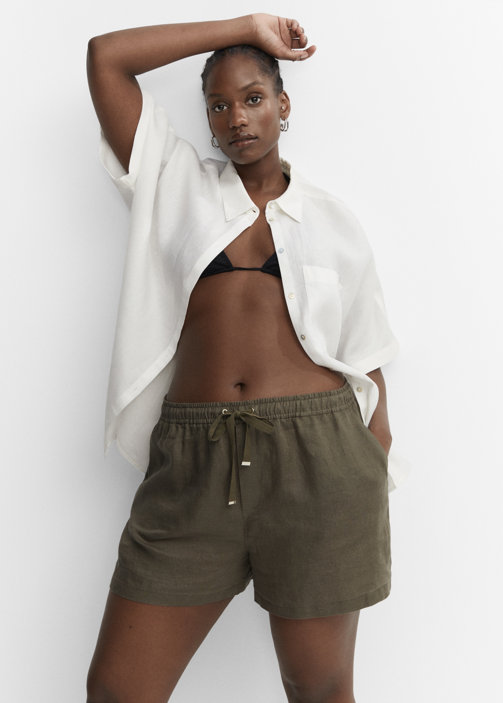 Linen shorts with drawstring - Details of the article 4