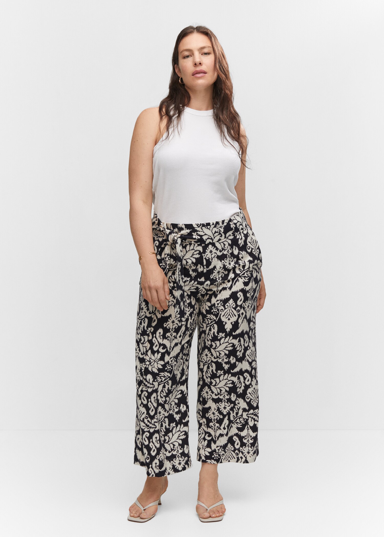 Printed trousers with bow - Details of the article 3