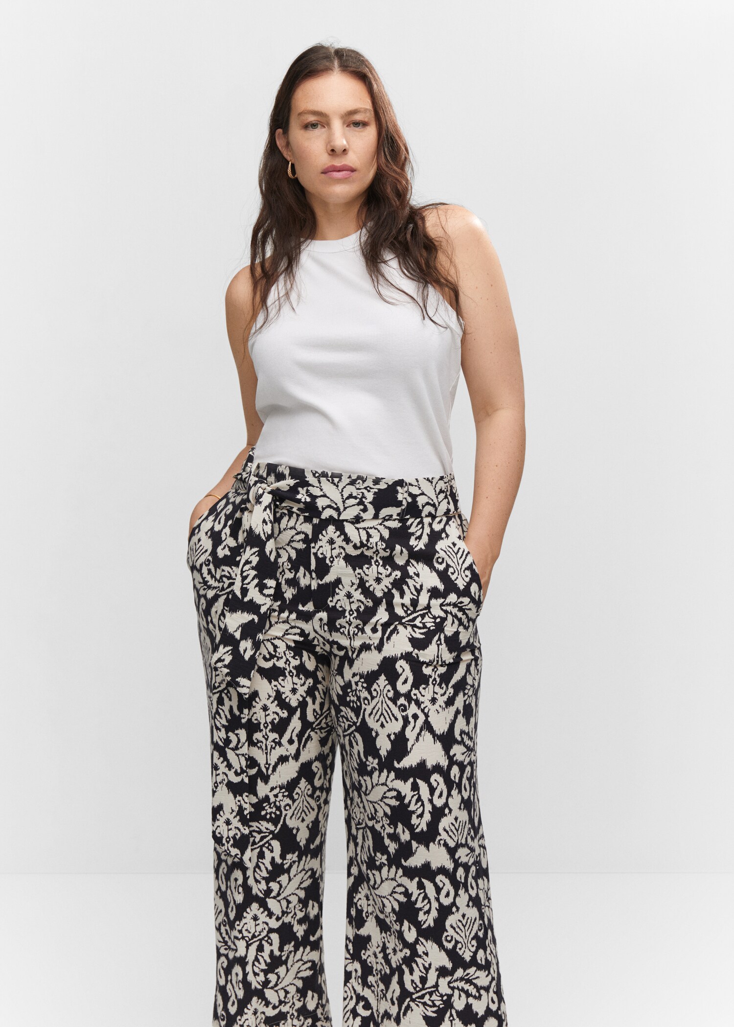 Printed trousers with bow - Details of the article 5