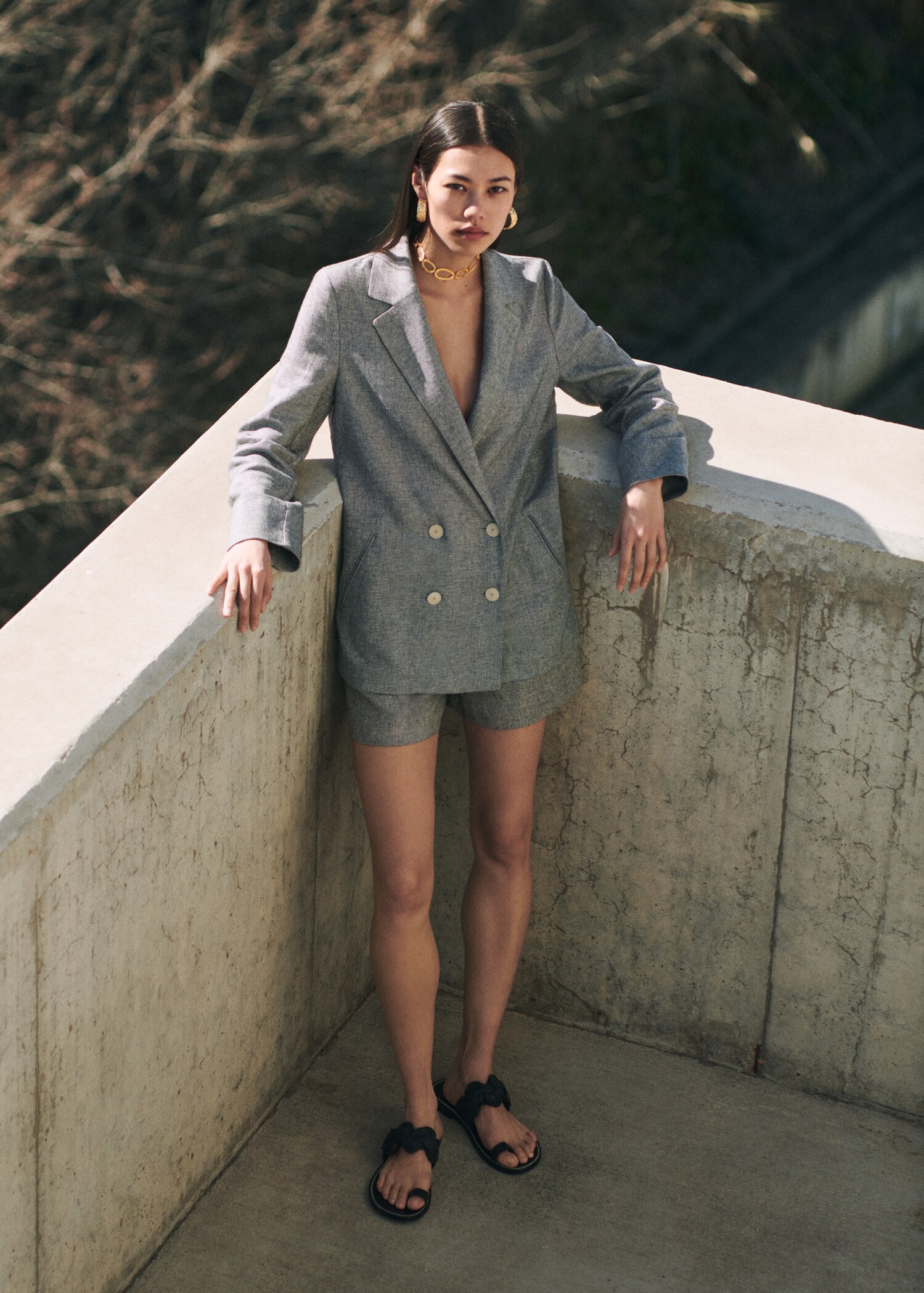 Double-breasted linen blazer - Details of the article 7