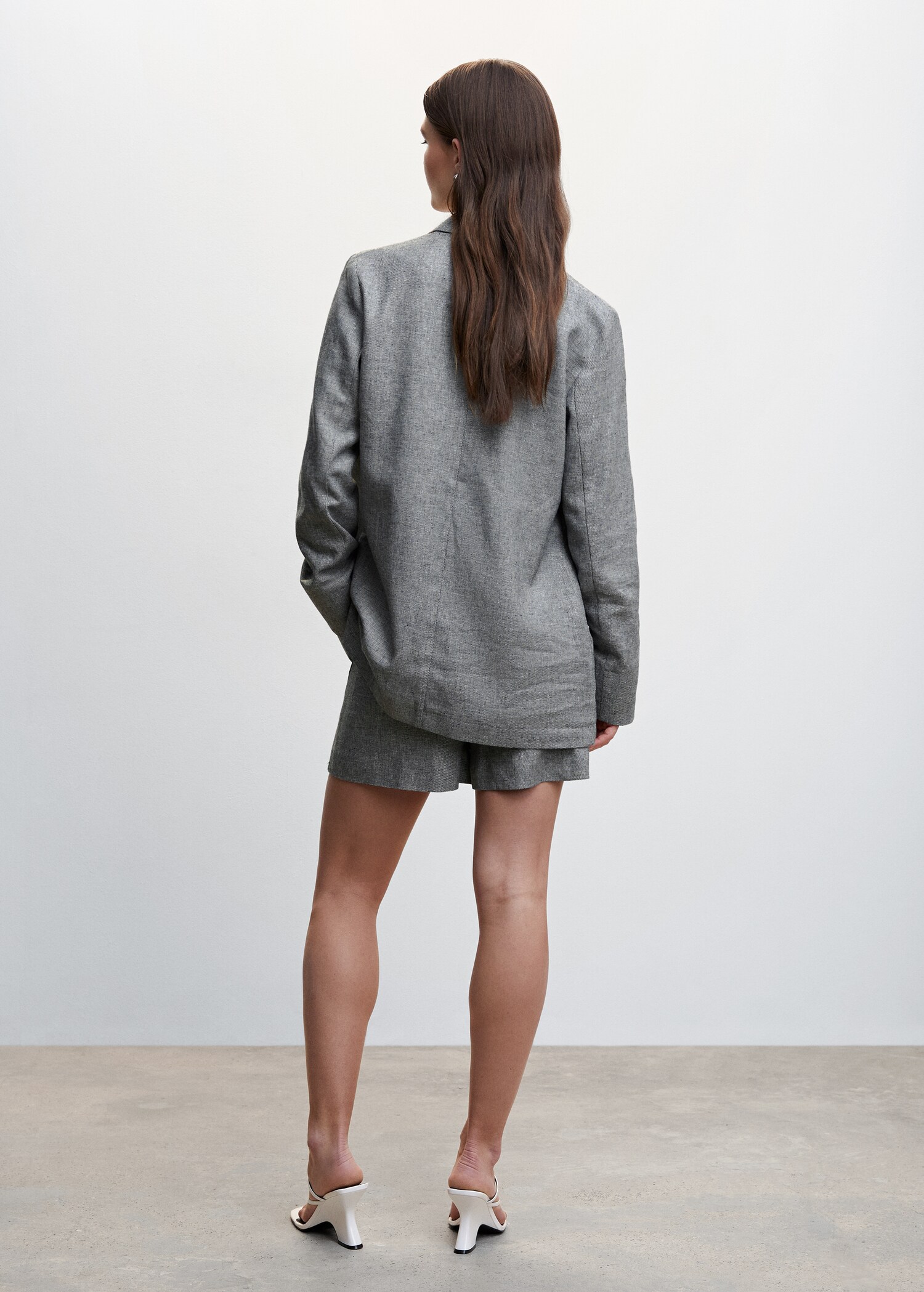 Double-breasted linen blazer - Reverse of the article
