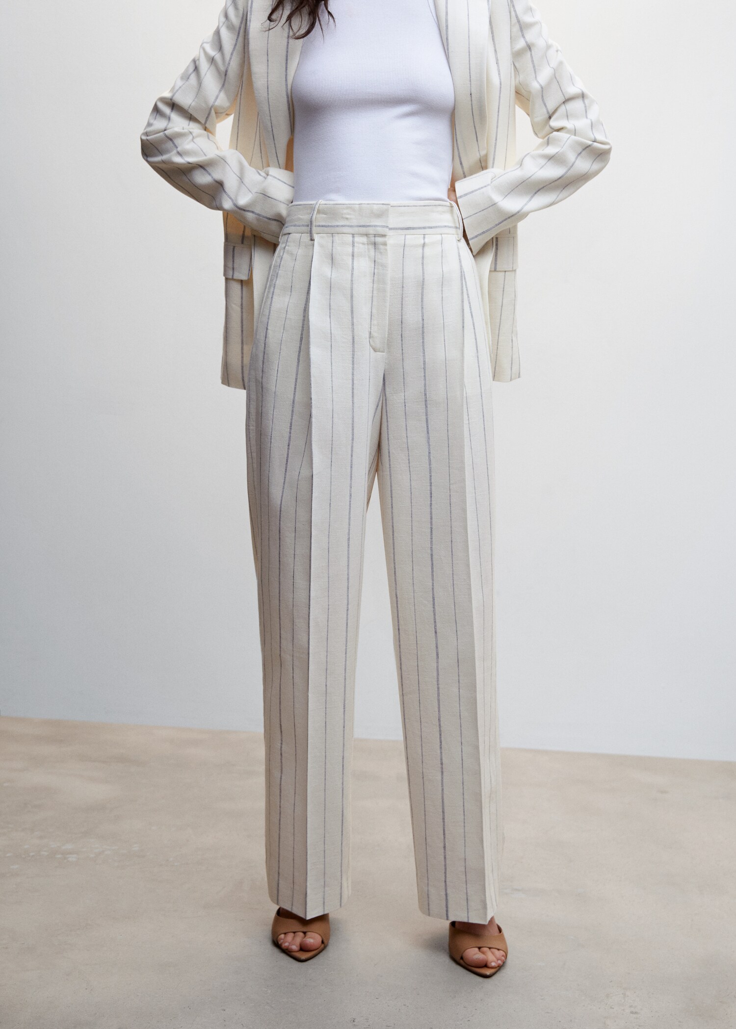 Pantalon de costume à rayures - Plan moyen