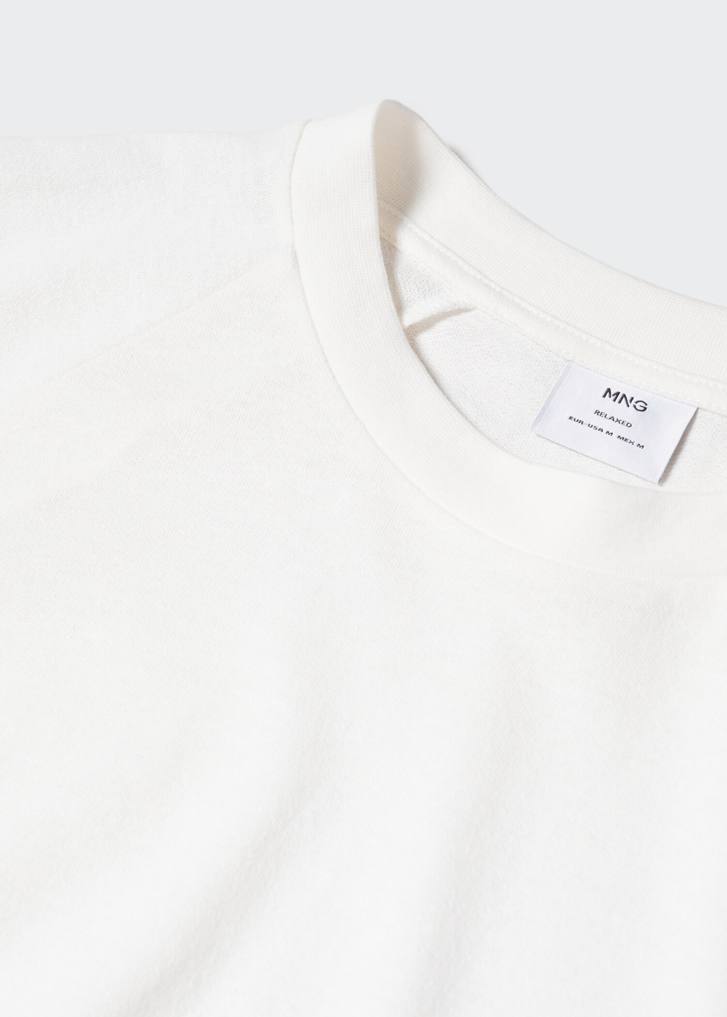Textured cotton T-shirt - Details of the article 8