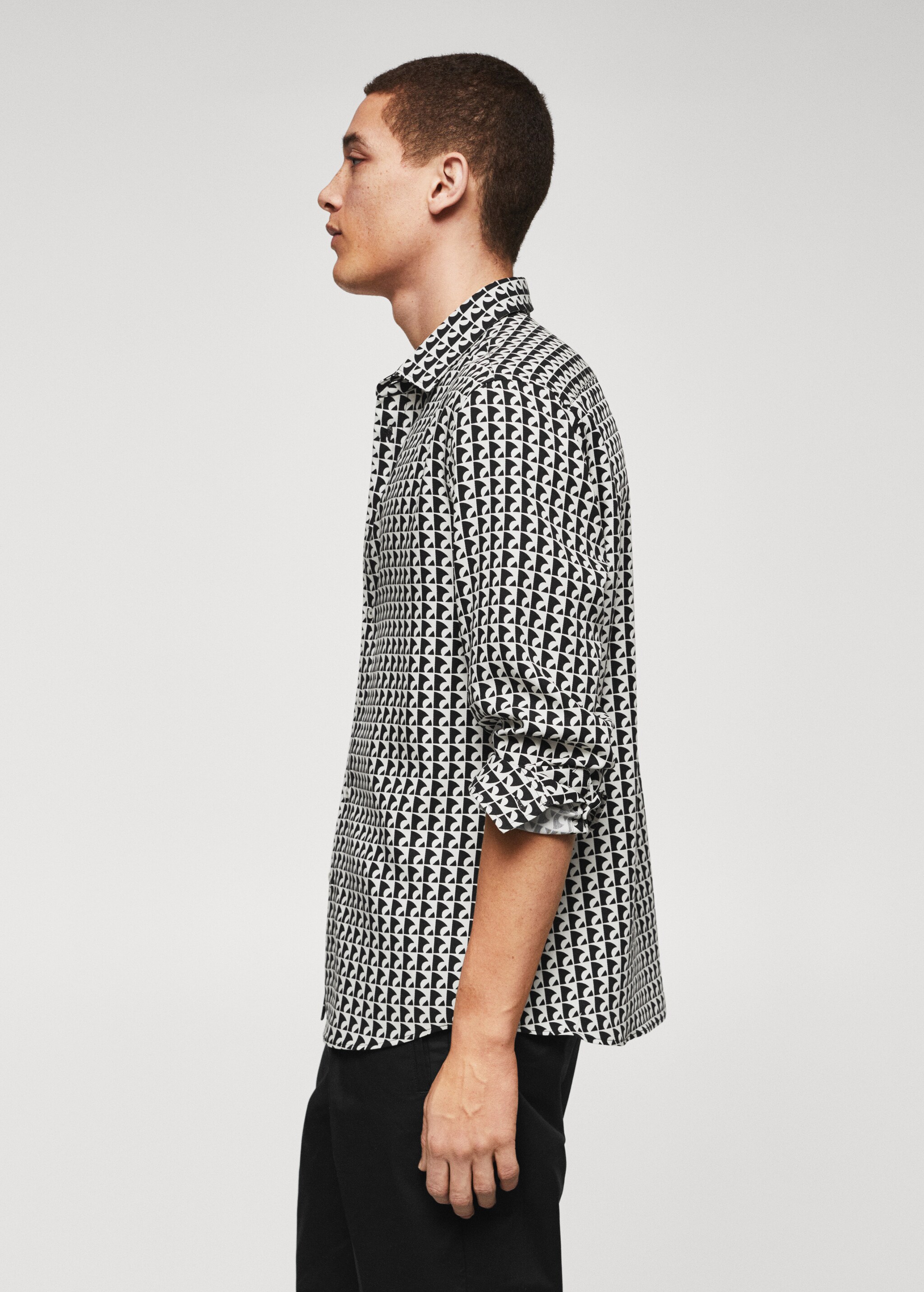 Printed regular-fit shirt - Details of the article 4