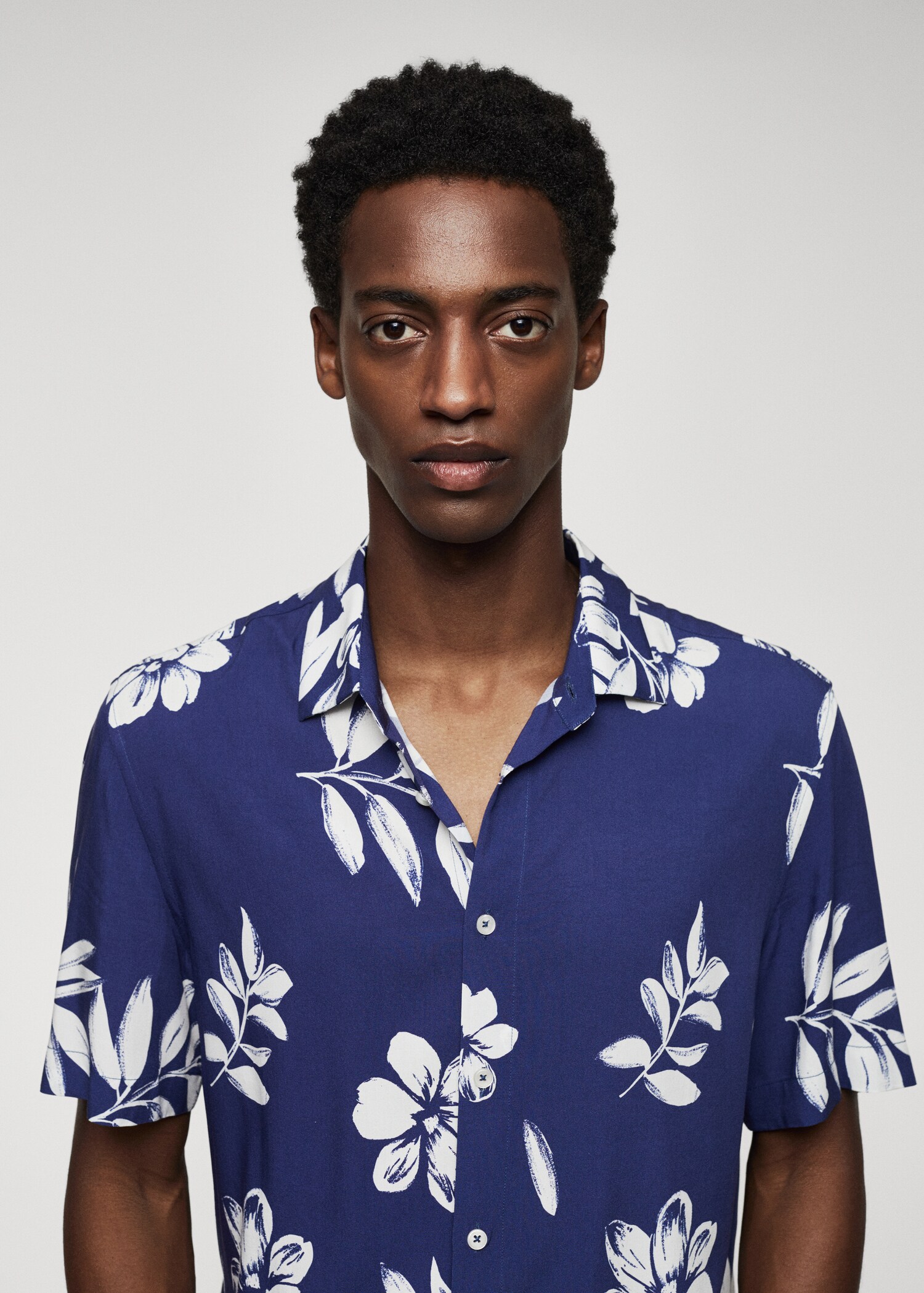 Flowing regular-fit printed shirt - Details of the article 1
