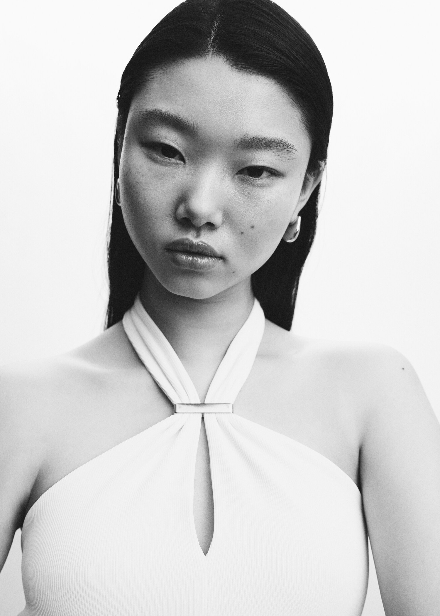 Halter top with metal detail - Details of the article 1