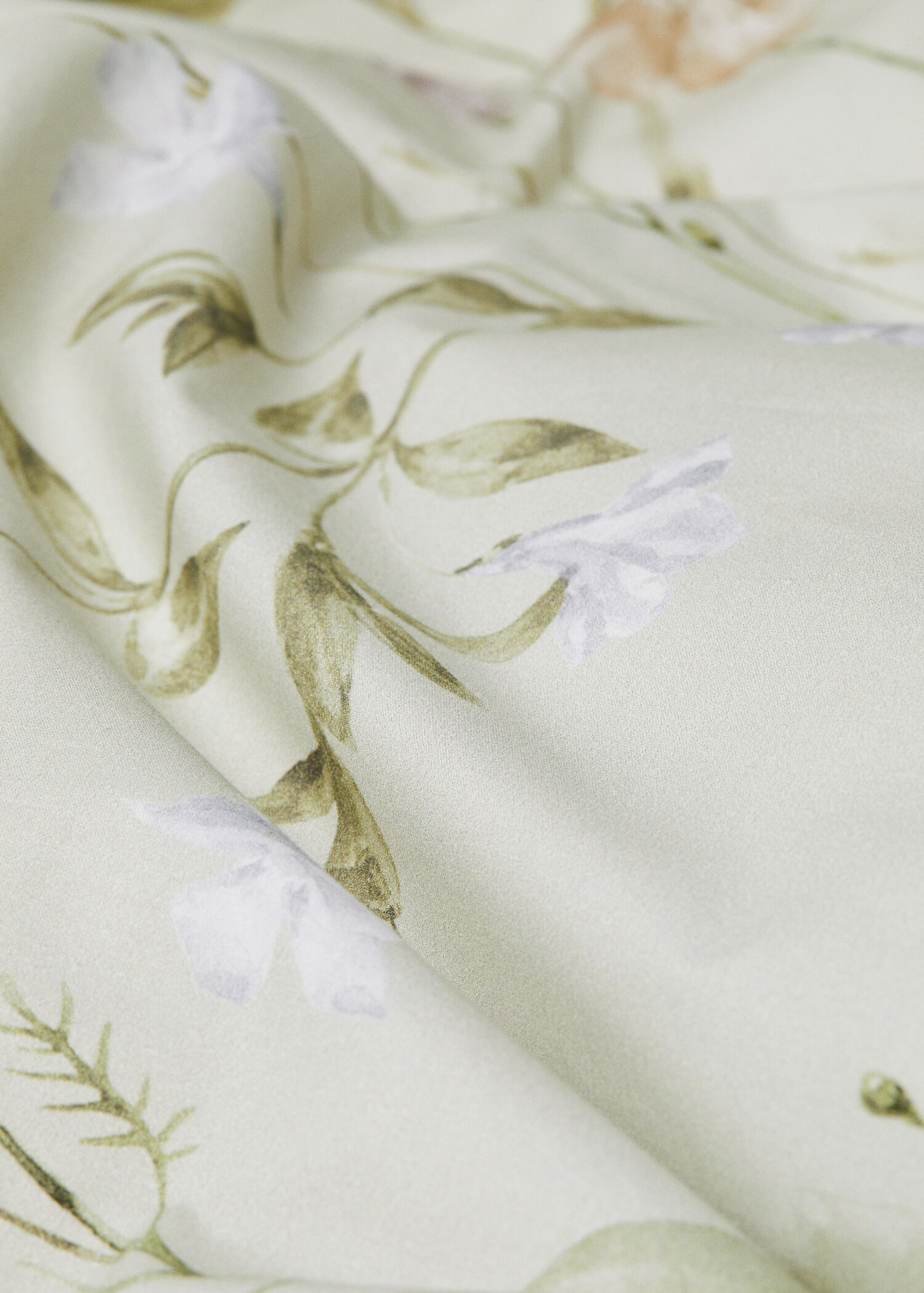 Duvet cover with floral design 60 in - Details of the article 2