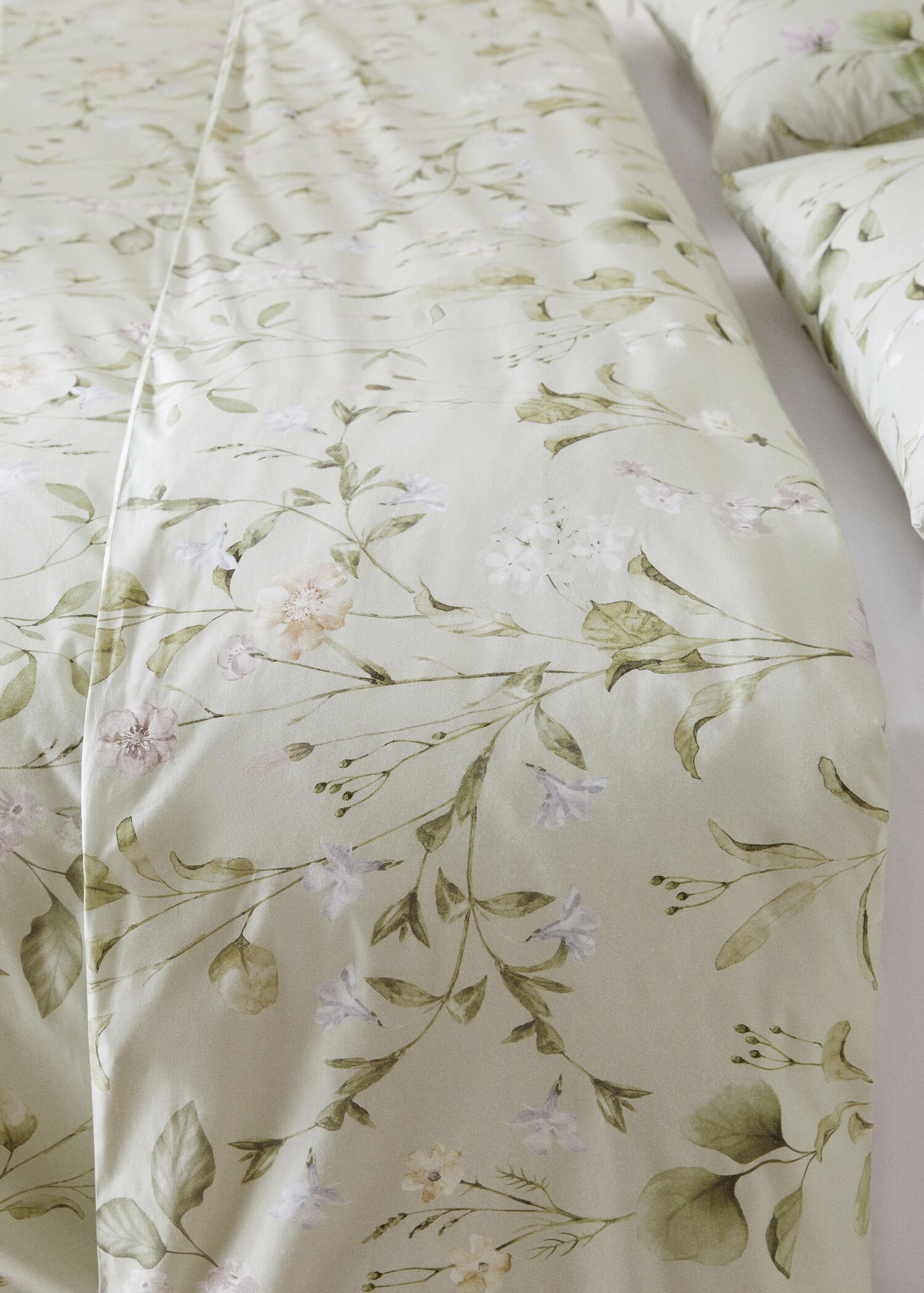 Duvet cover with floral design 60 in - Details of the article 7