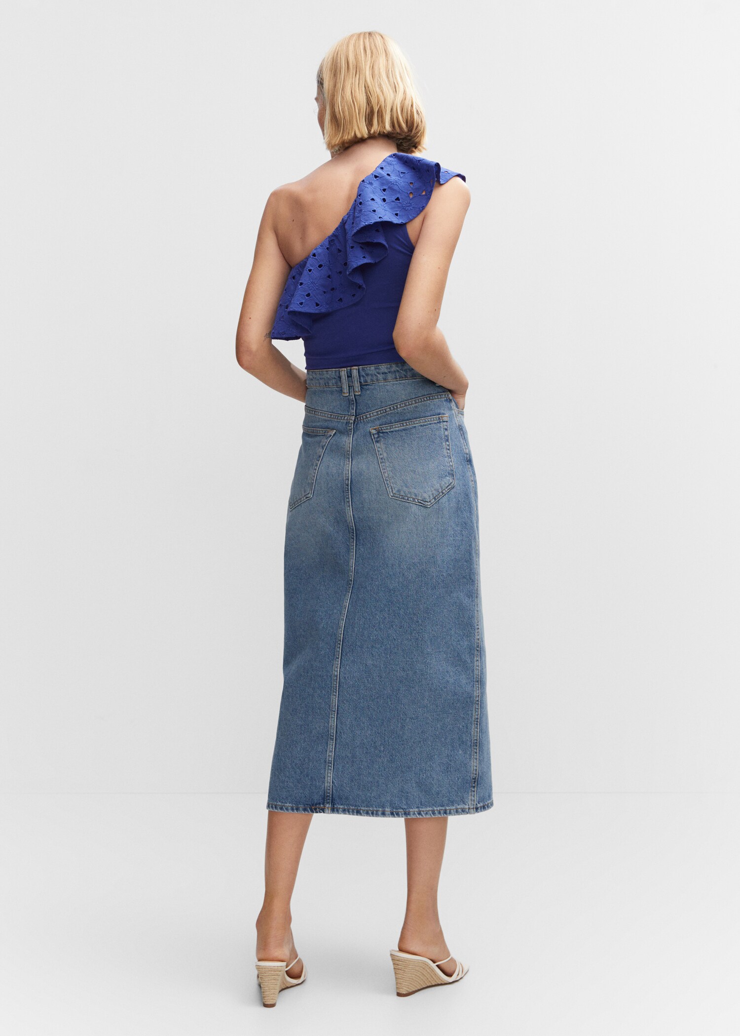 Embroidered asymmetrical top with flounces - Reverse of the article