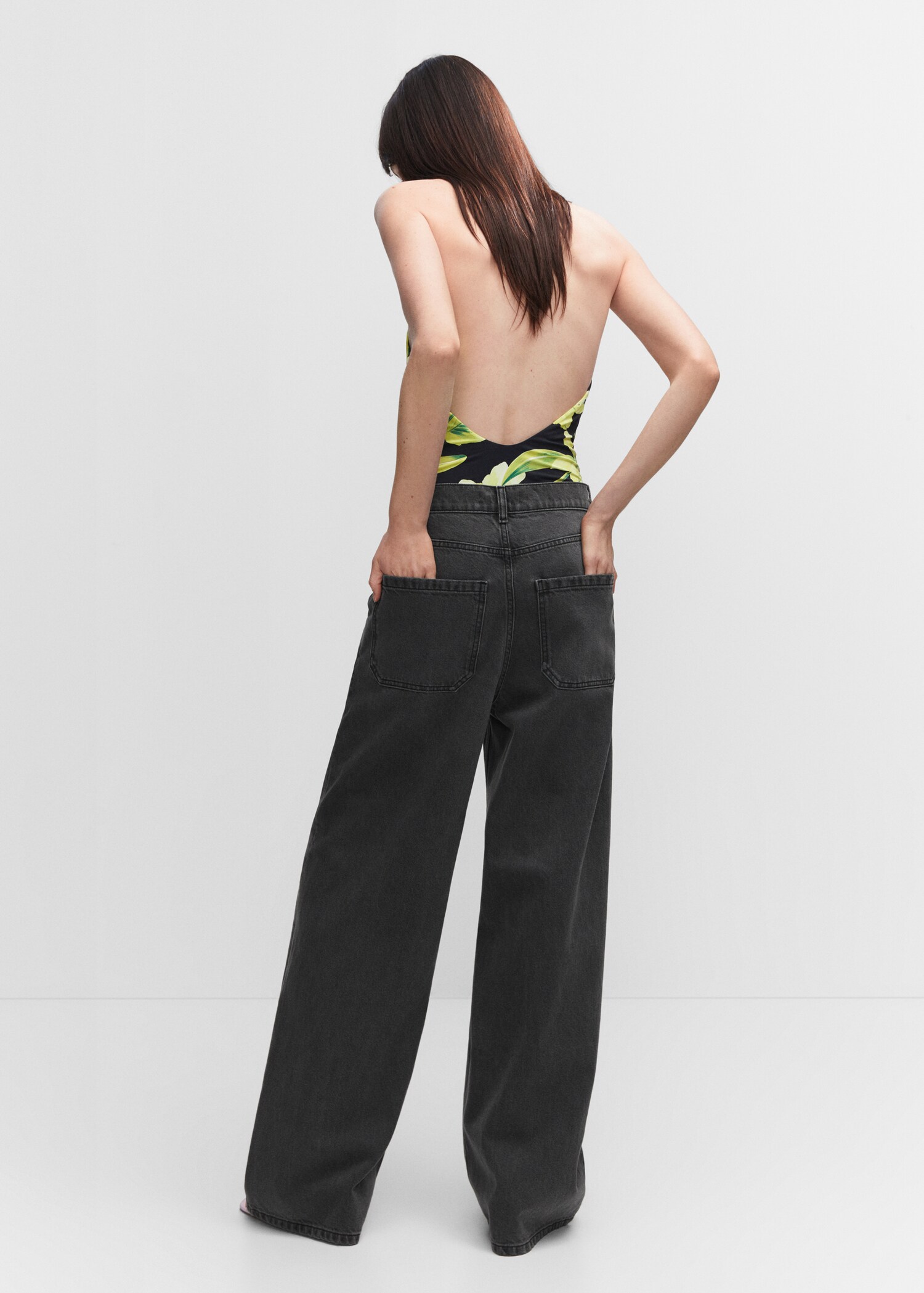 Low-rise loose-fit wideleg jeans - Reverse of the article
