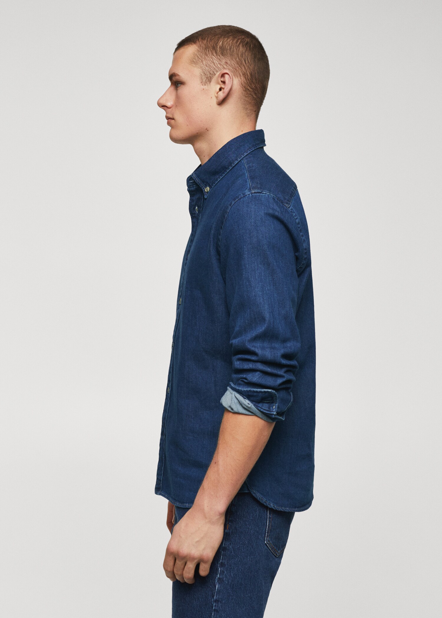 Slim-fit denim shirt - Details of the article 2